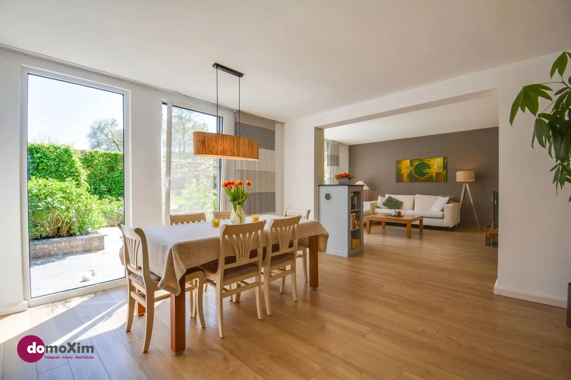Charmante halfopen bebouwing met prachtige tuin en topligging aan de vaart foto 9