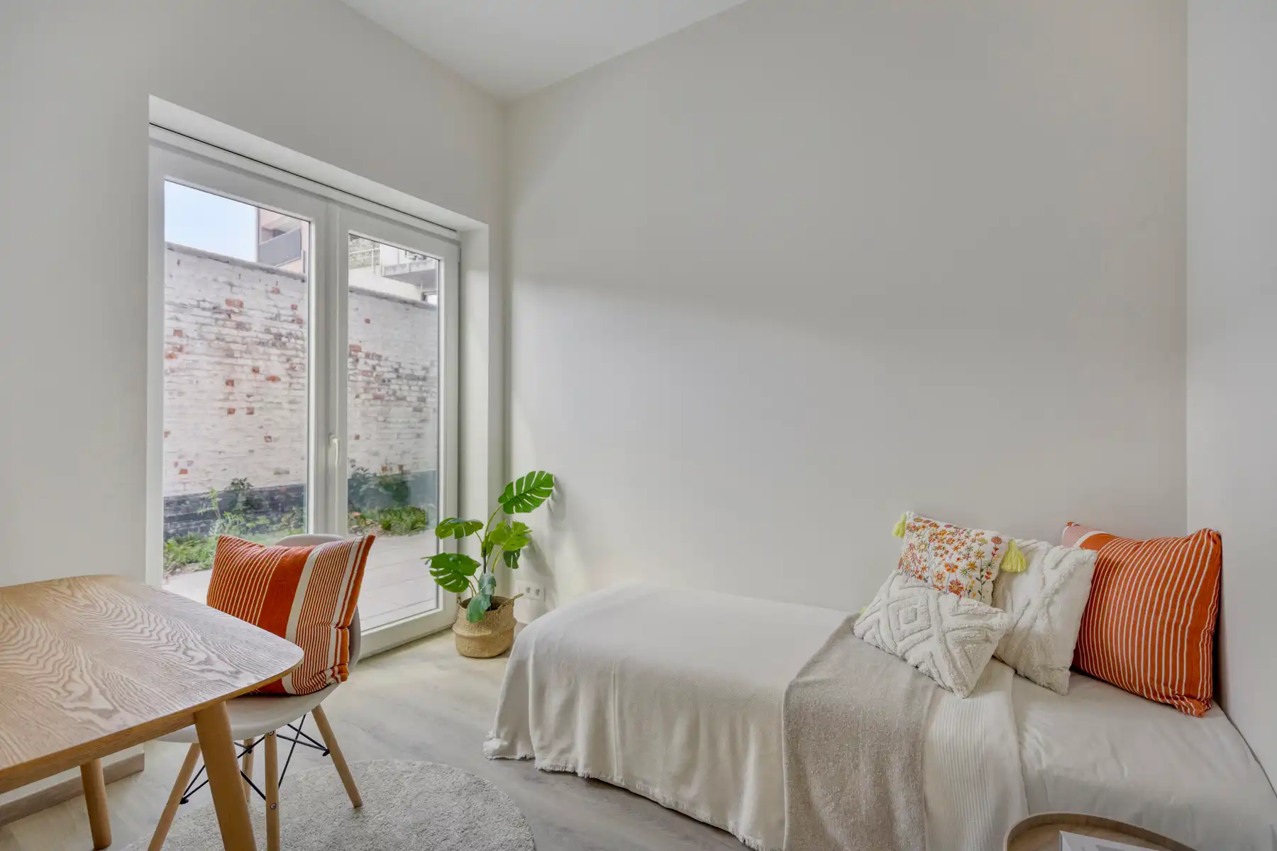 Geschilderd gelijkvloers appartement op topligging! foto 12