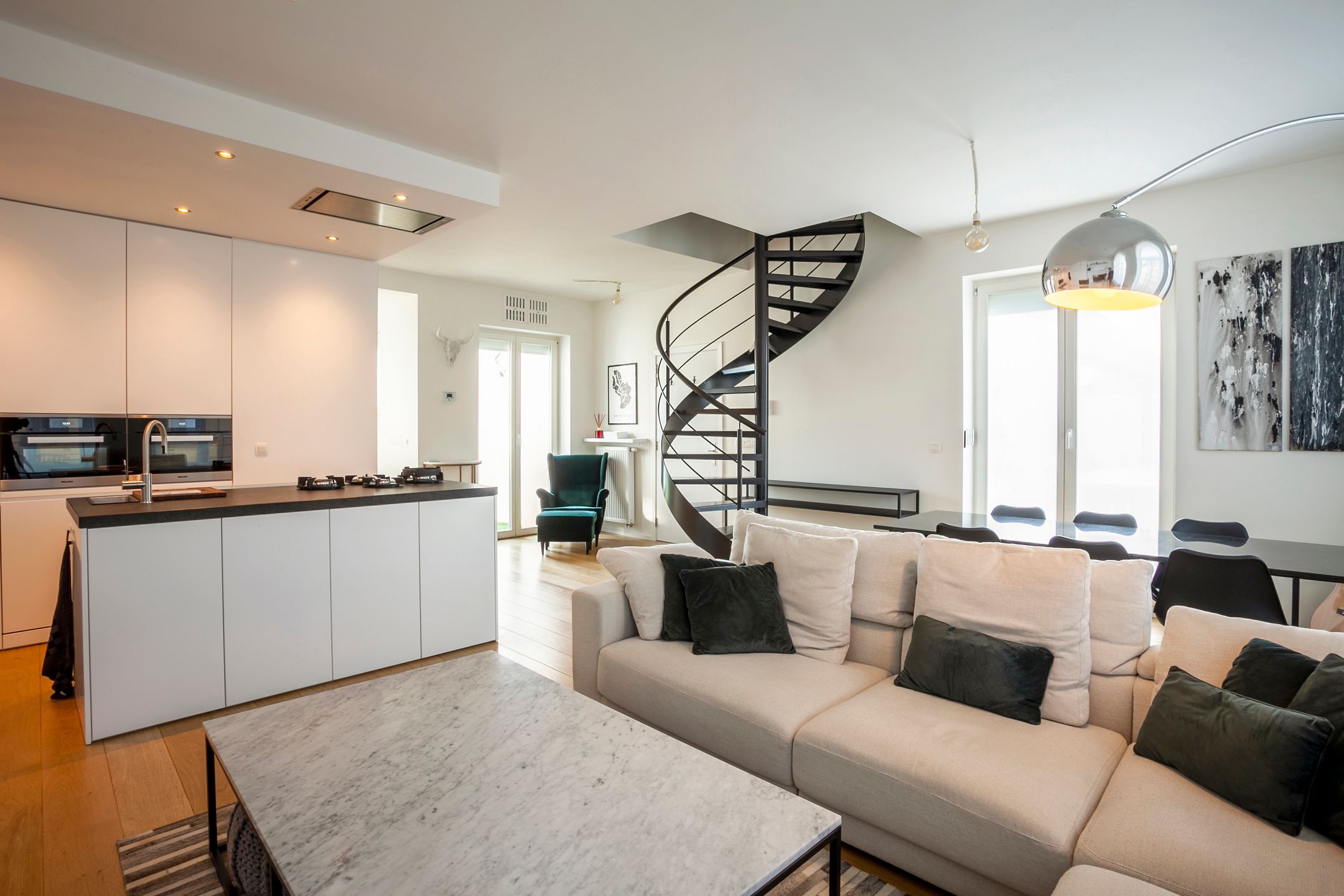 prachtige, volledig gemeubelde duplexpenthouse met 3 slpks foto {{pictureIndex}}