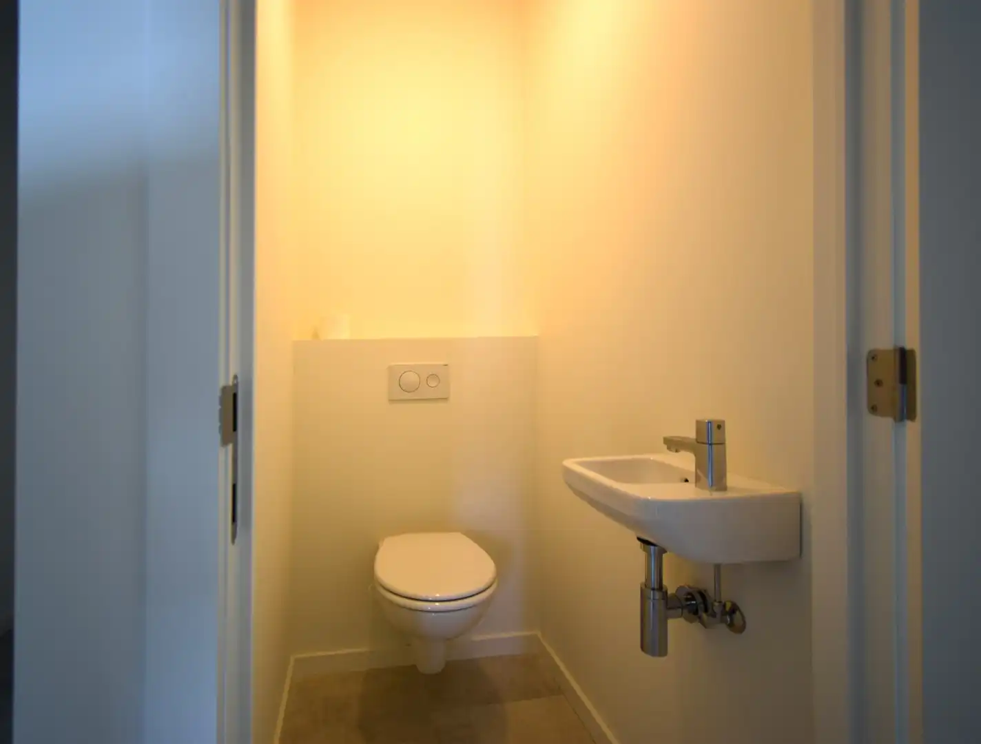 INSTAPKLAAR NIEUWBOUWAPPARTEMENT MET RUSTIGE LIGGING foto 7