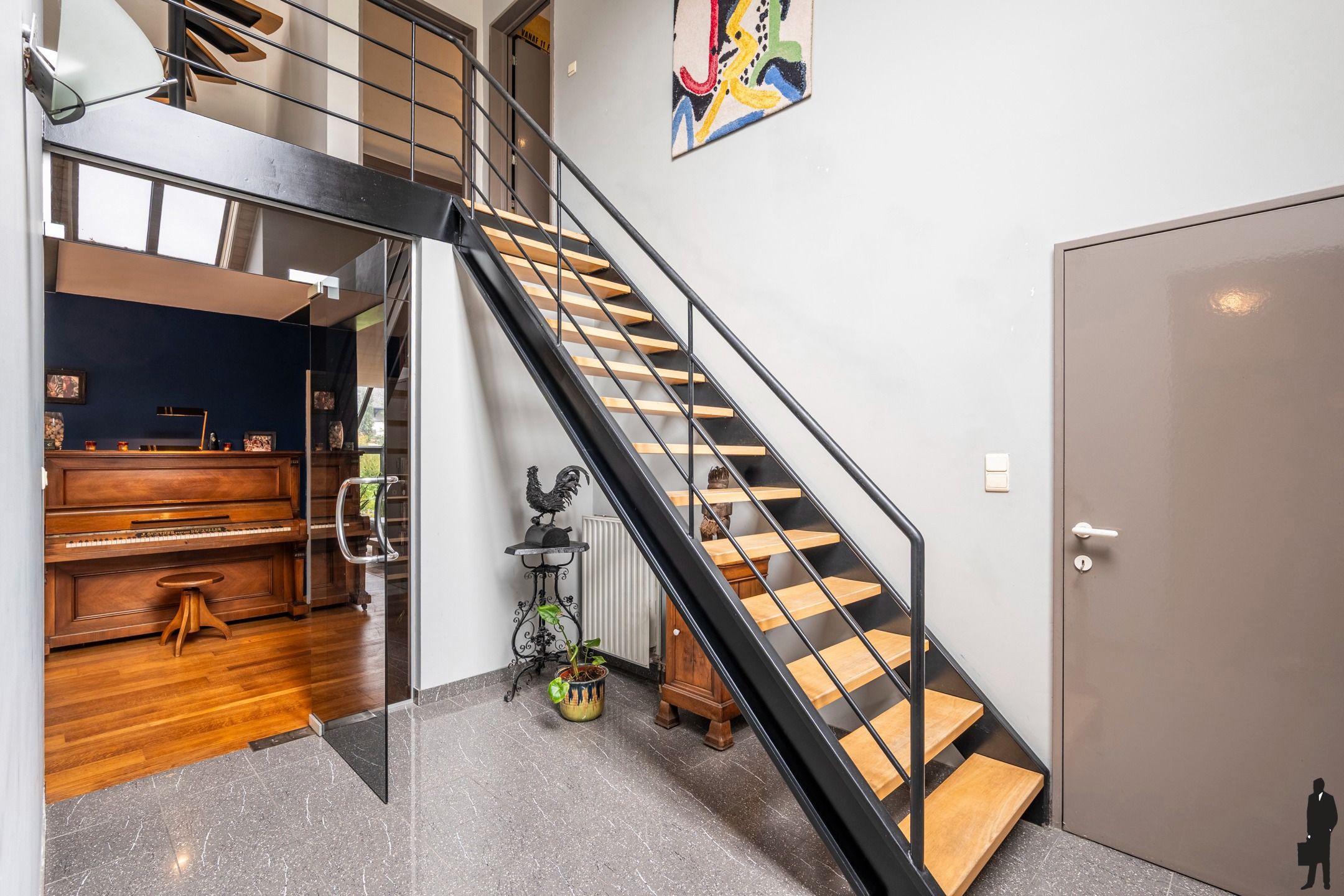 Instapklare gezinswoning met 3slks, tuin en garage op 563 m² foto 3