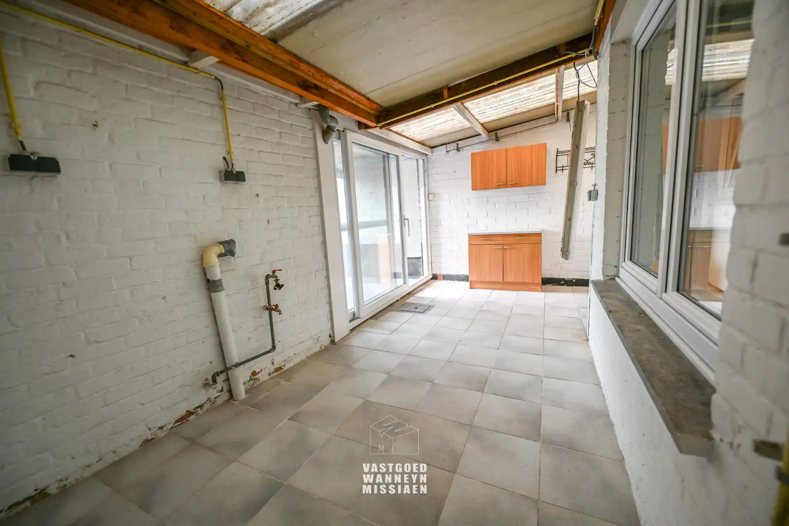 Ruime woning met 3 slaapkamers, garage en tuin in Sint-Joris foto 12
