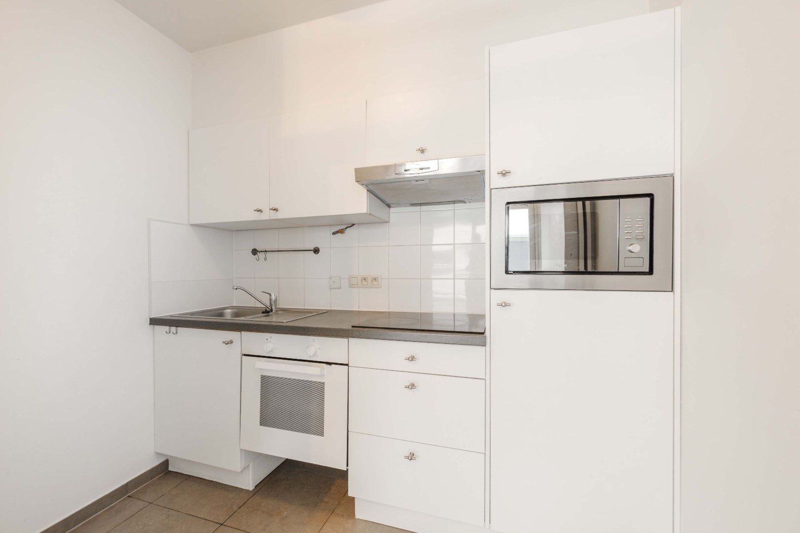 INSTAPKLARE STUDIO (46 m²) MET GUNSTIGE LIGGING foto 3