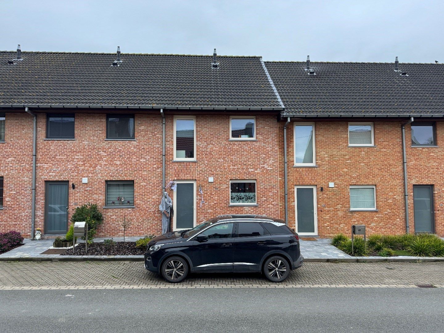 Rijwoning met 3 slaapkamers, garage en tuintje. foto 21