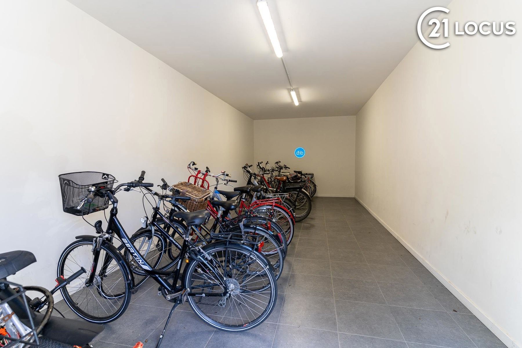 Comfortabel 2-slpk app. met terras & parking in Melsele foto 15