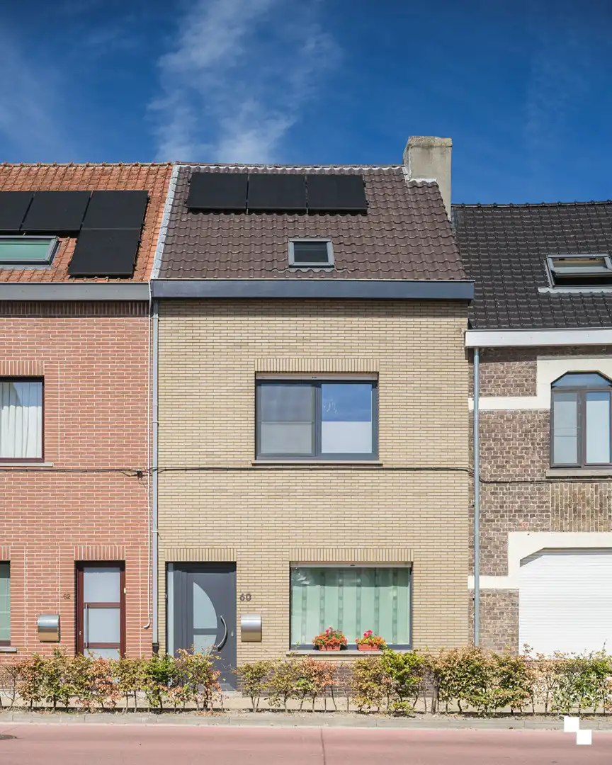 Te renoveren woning te koop in Merelbeke-Melle foto {{pictureIndex}}