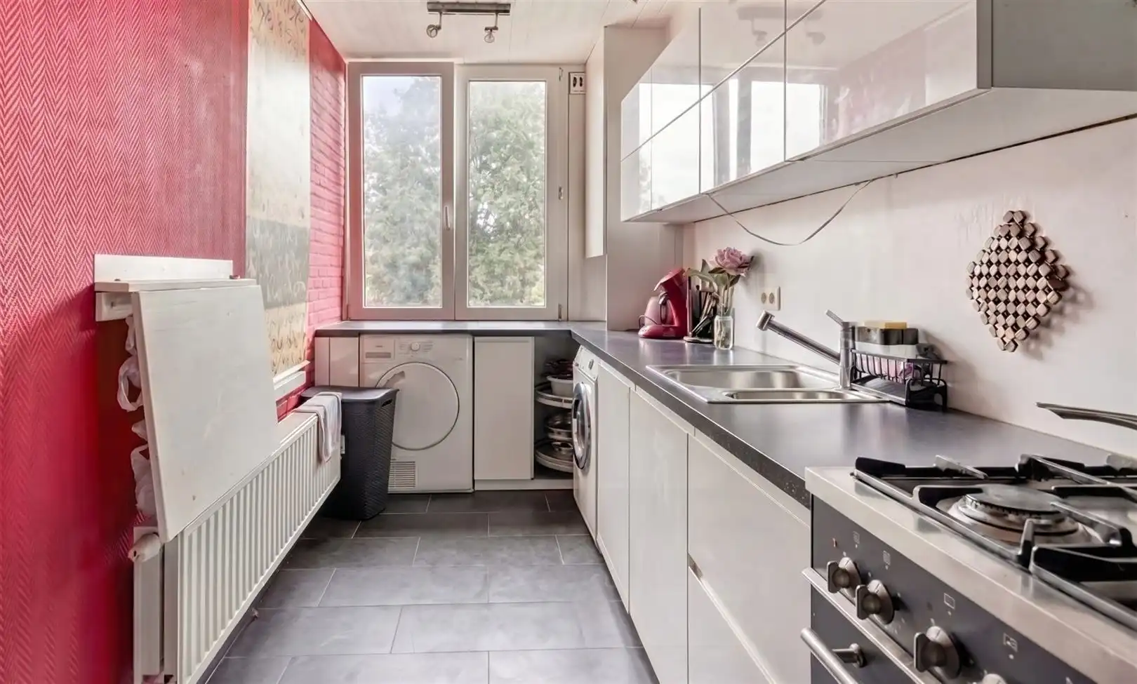 Appartement op eerste verd.-  opp. 94 m² - 2 parkeerplaatsen foto 9