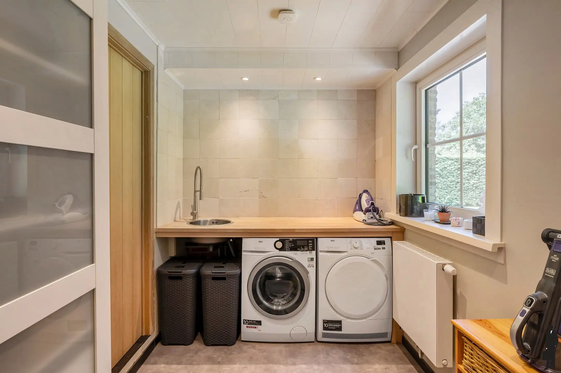 Instapklare tijdloze villa op rustige locatie te Schoten! foto 17
