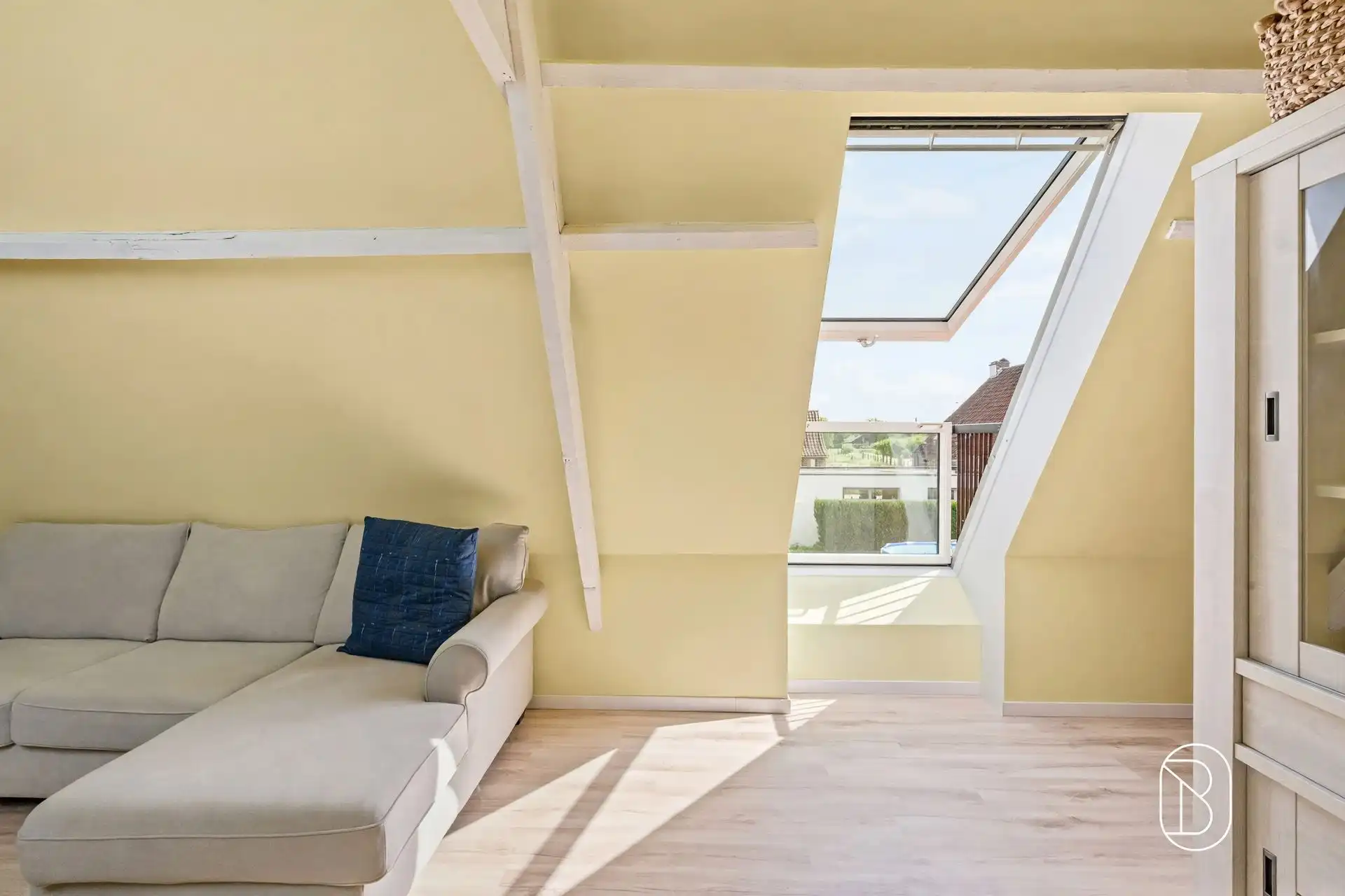 Ruime woning met 5 slpk, garage en bijgebouw op 2.279 m² foto 14