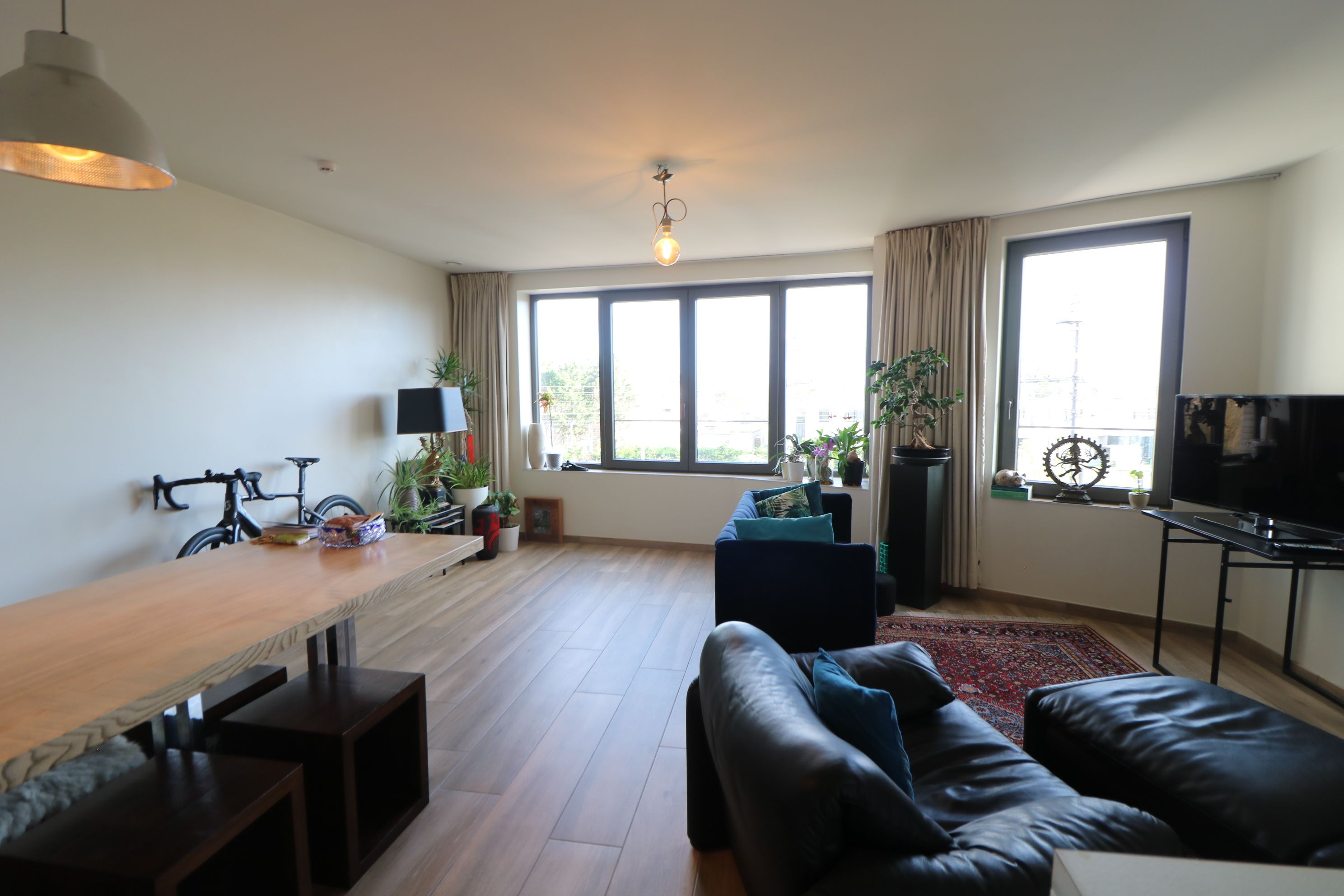 Recent (2020), instapklaar 2-slaapkamerappartement in een aangename buurt.  foto 2