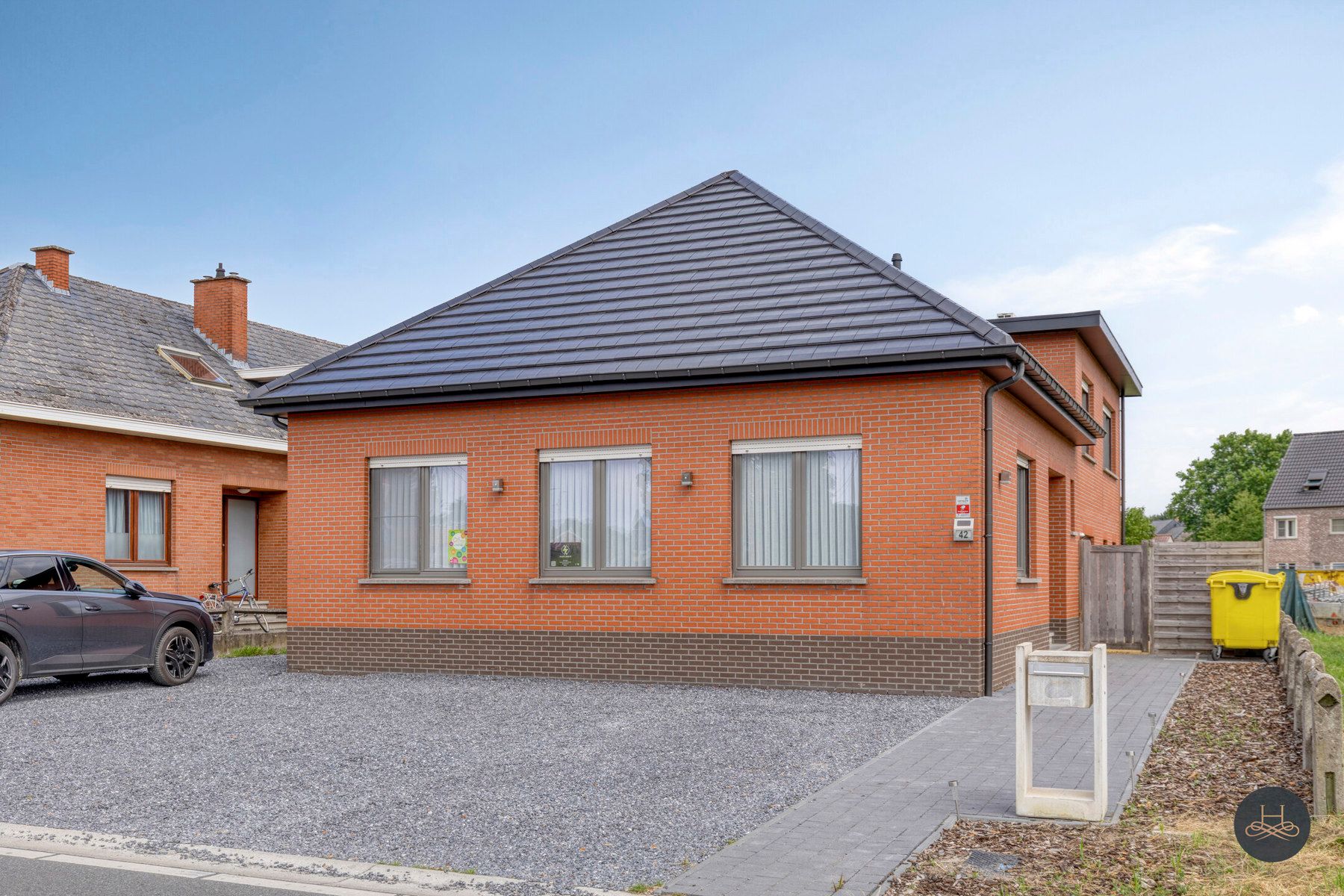 Gerenoveerde ruime woning op toplocatie met tuin foto {{pictureIndex}}