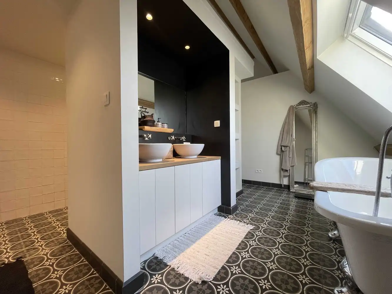 Smaakvol gerenoveerde karaktervolle wijkwoning foto 37