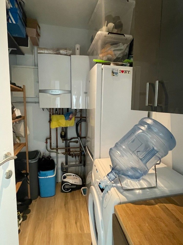 Instapklaar en polyvalent handelspand met 2 handelsruimten en ruim appartement foto 17