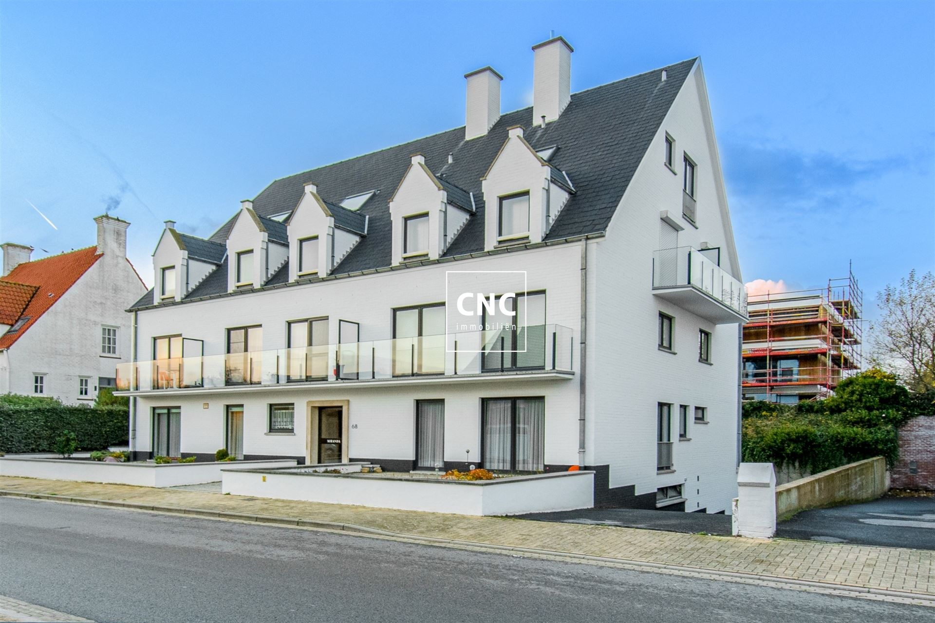 Hoofdfoto van de publicatie: Instapklaar dakappartement in een mooie villa-residentie