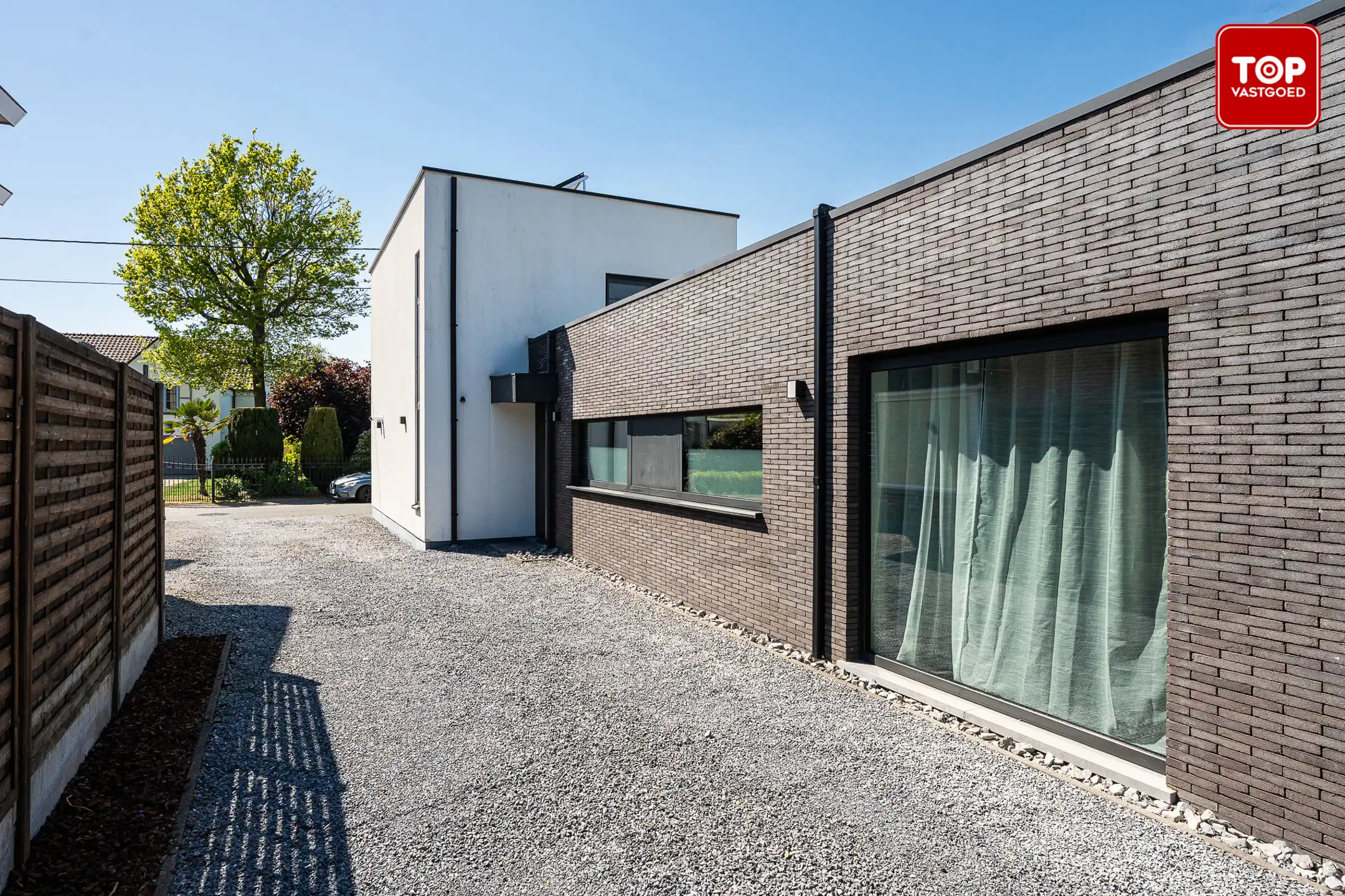 Prachtig gerenoveerde woning met 3 slaapkamers. foto 3