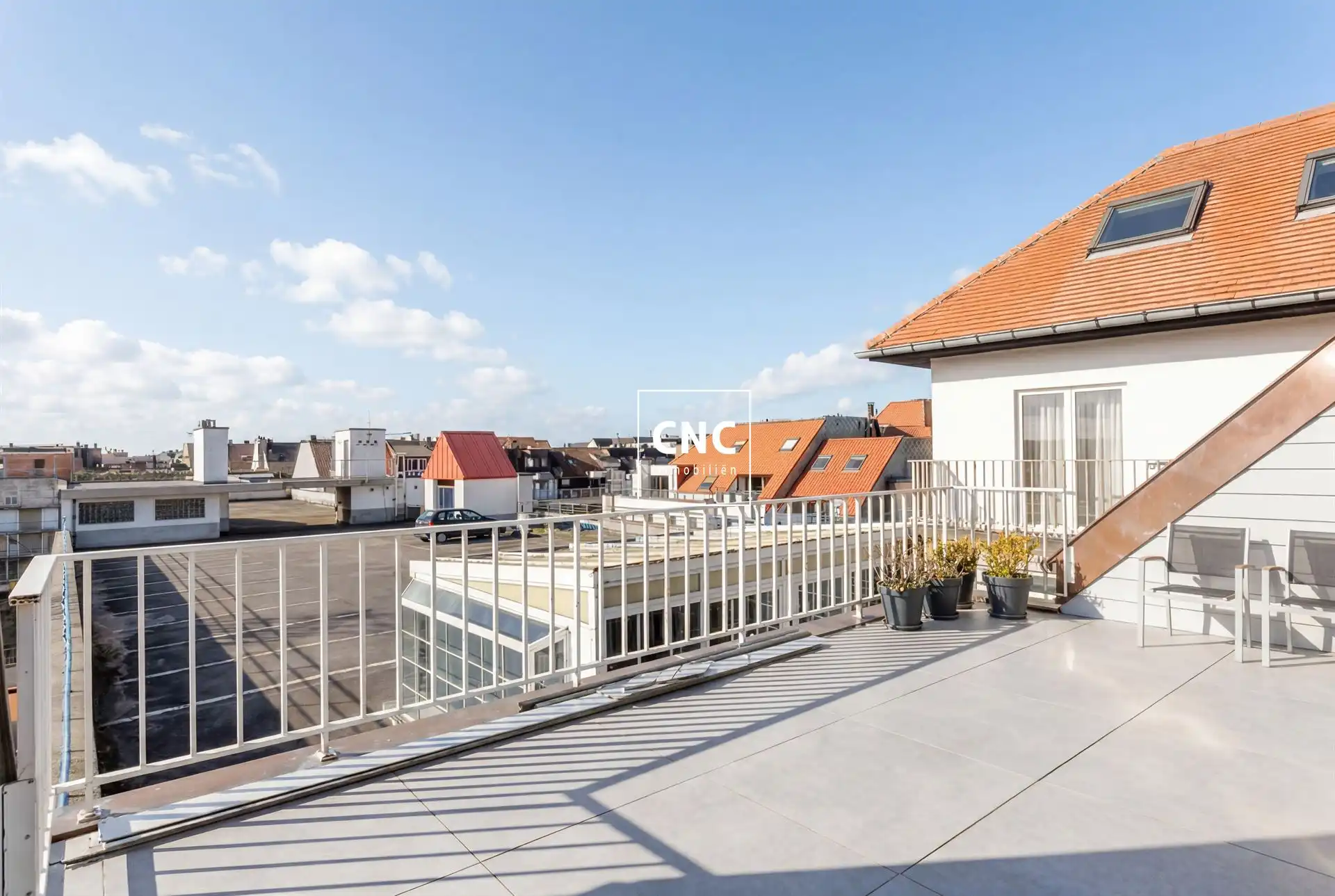 Lichtrijk triplexappartement met 4 slaapkamers en terrassen foto 9
