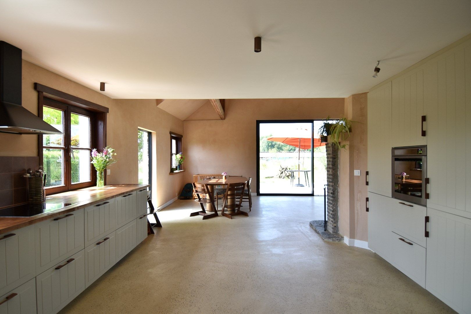 Uitzonderlijk vastgoed met vergezicht, 4 slaapkamers, dubbele garage op een perceel van 2100 m² foto 5
