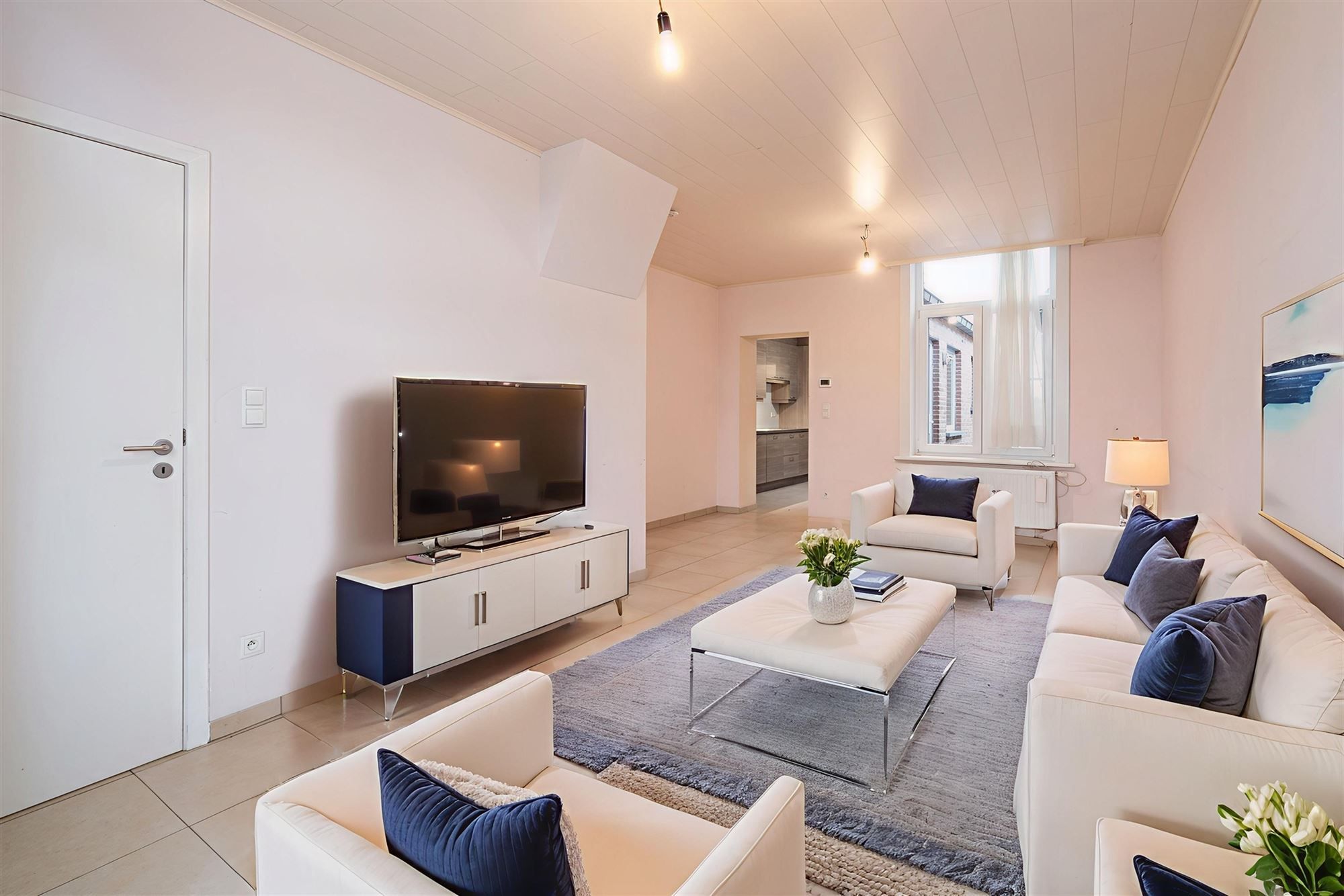 Gerenoveerde woning met 2 slaapkamers en tuintje foto 2