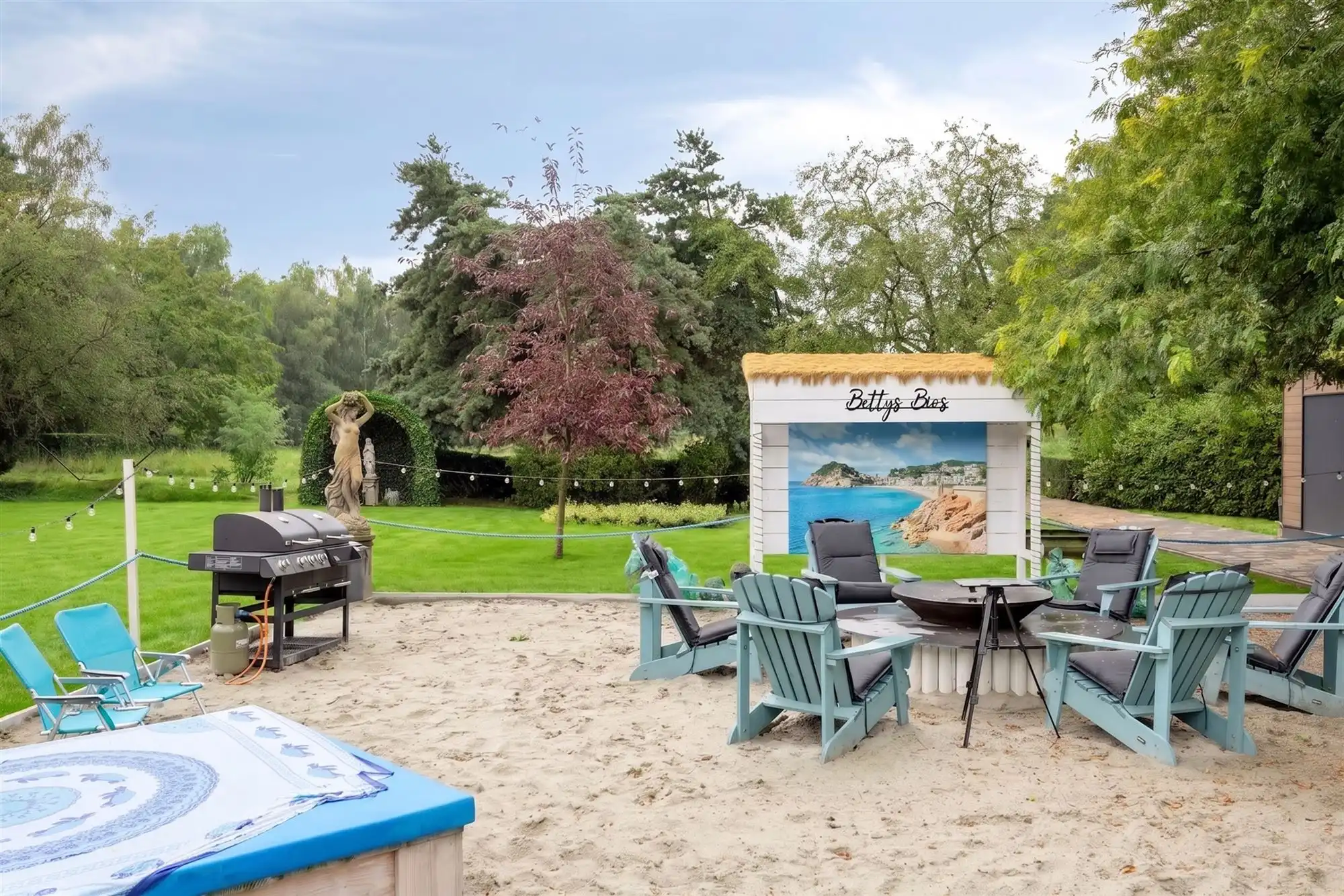 Knappe duo-villa op 8.843 m² in villawijk aan NL-grens. foto 62