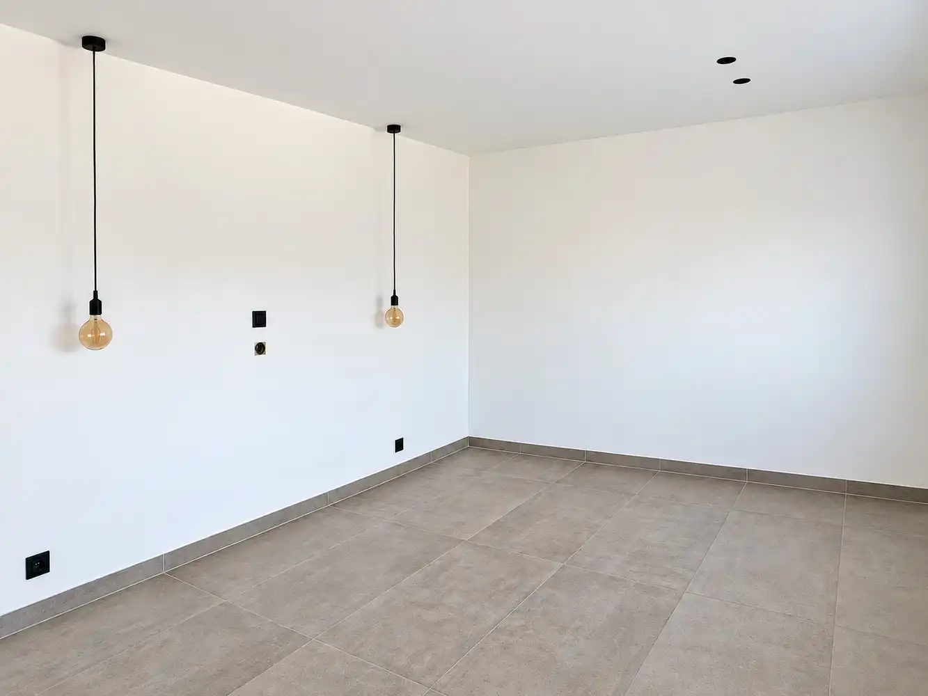 Ruim triplexappartement met vier slaapkamers, ruim terras en twee autostaanplaatsen foto 13