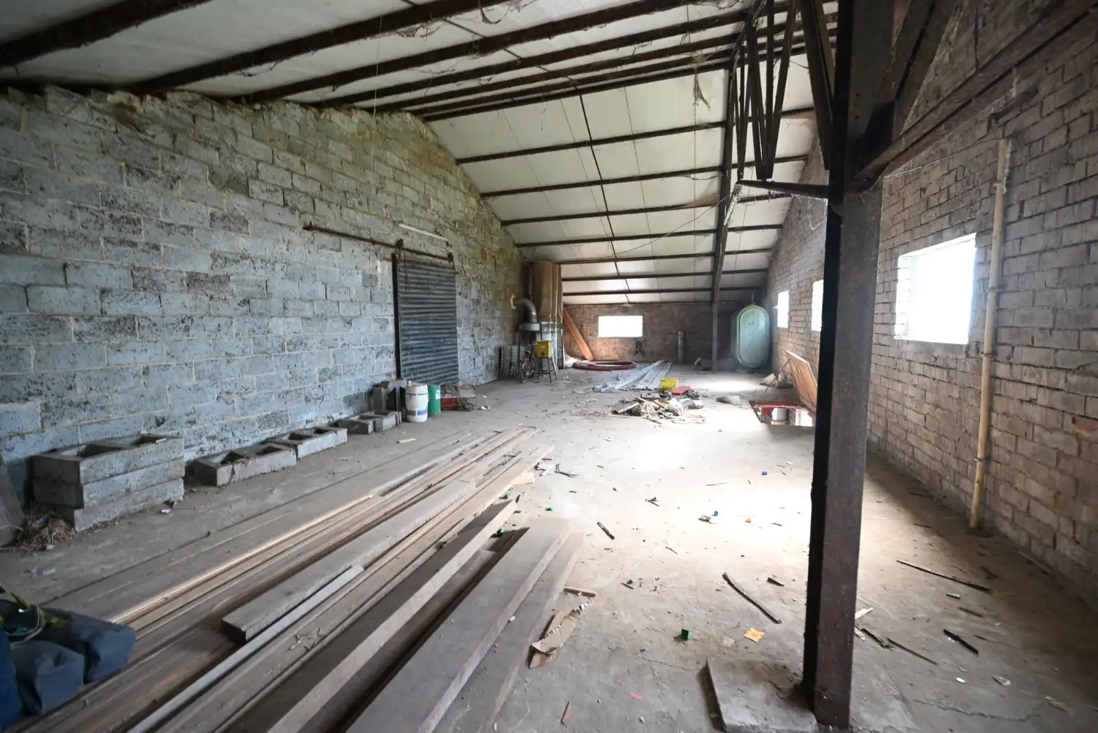 Ruime opslagruimte te huur in Ledegem (380 m²) foto 9