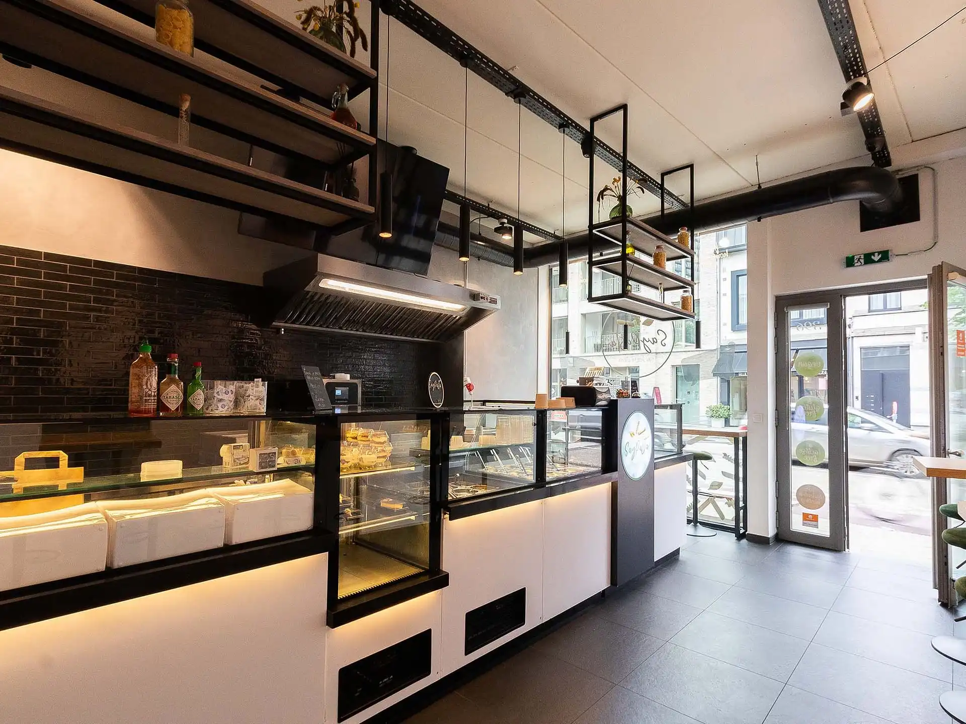 Handelsgelijkvloers op absolute toplocatie in Wilrijk foto 4