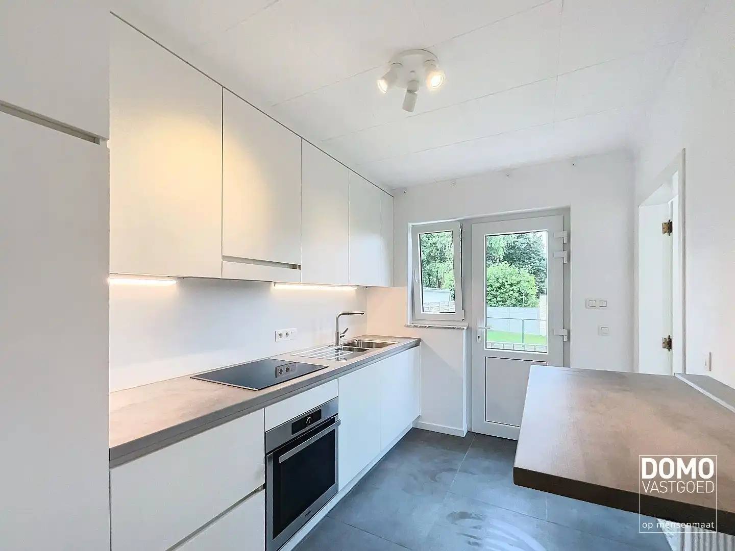 Gerenoveerde woning met tuin en inpandige garage gelegen te Spalbeek, 2 slaapkamers, 140m² bewoonbare oppervlakte, Energielabel C foto 5