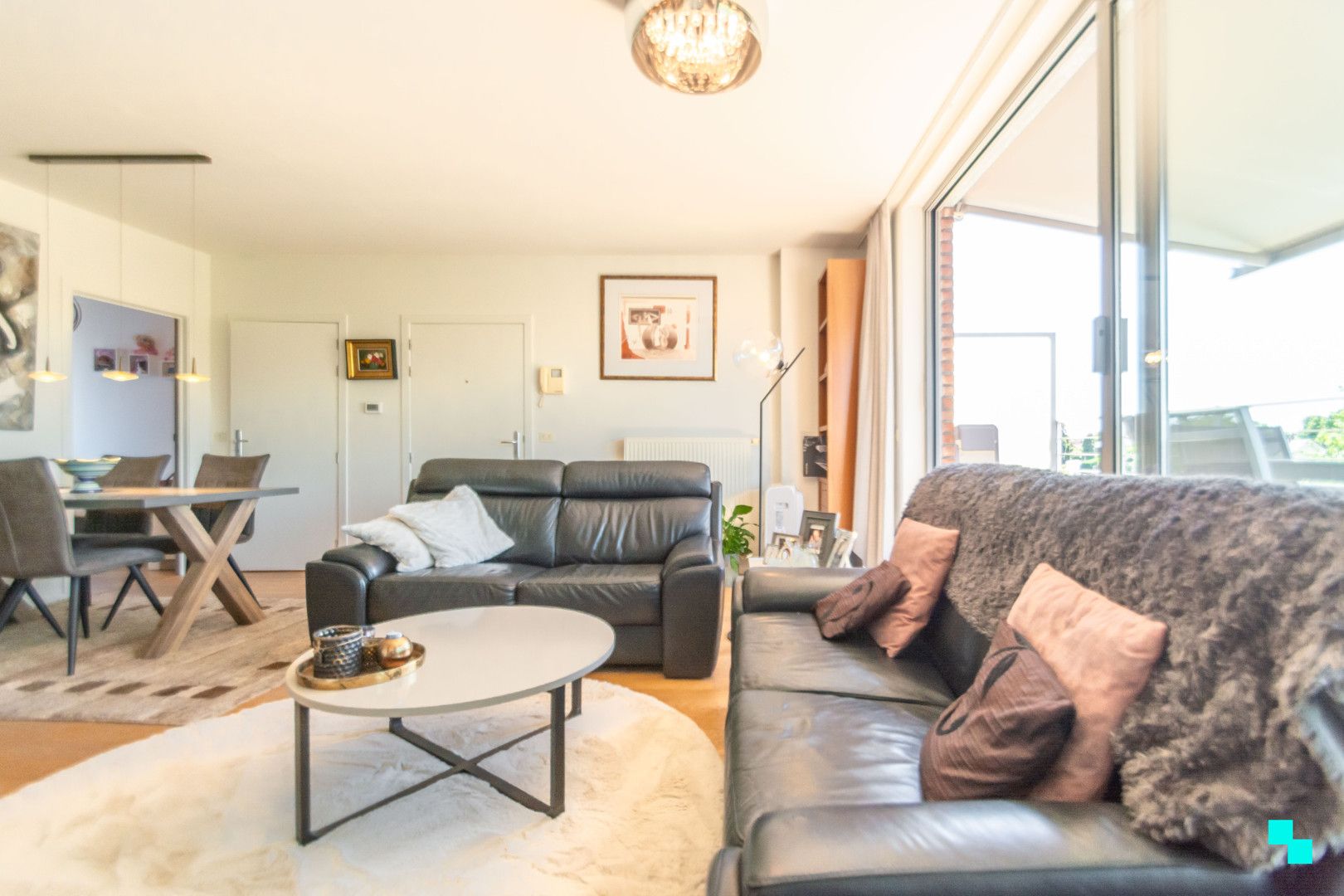 Tweeslaapkamerappartement met ruim terras in het dorp van Merelbeke foto 8