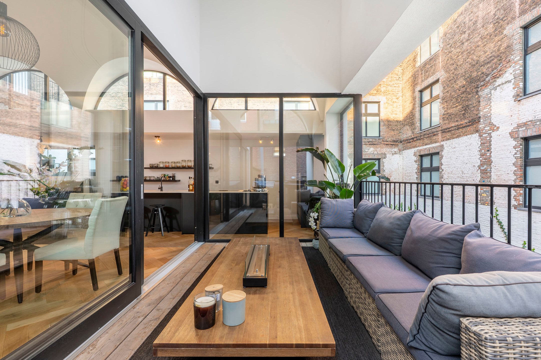 ANTWERPEN-EILANDJE - Ruime loft met terras foto 3