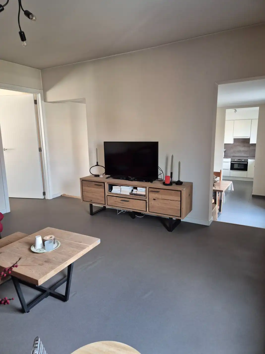 Appartement op eerste verdieping met groot terras. foto 6