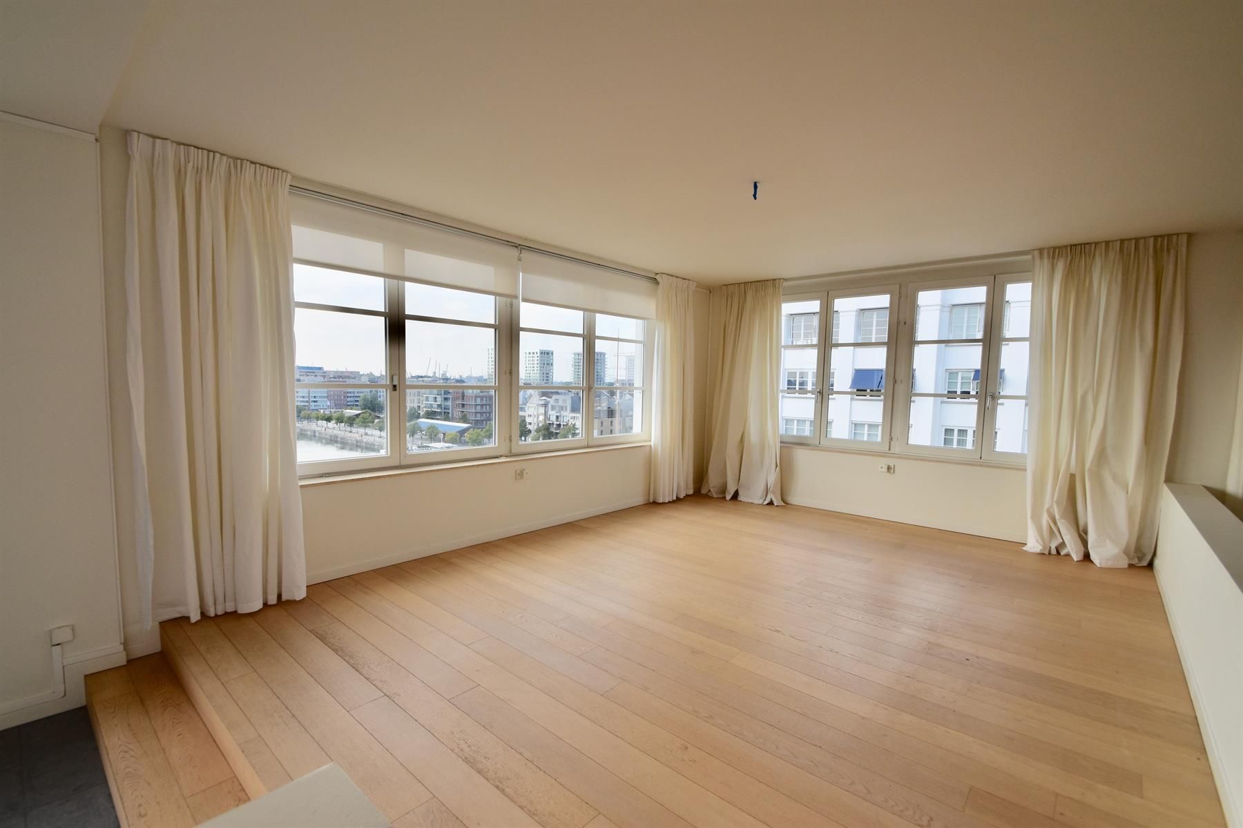 ANTWERPEN - hoekappartement met frontaal zicht over het MAS. foto 4