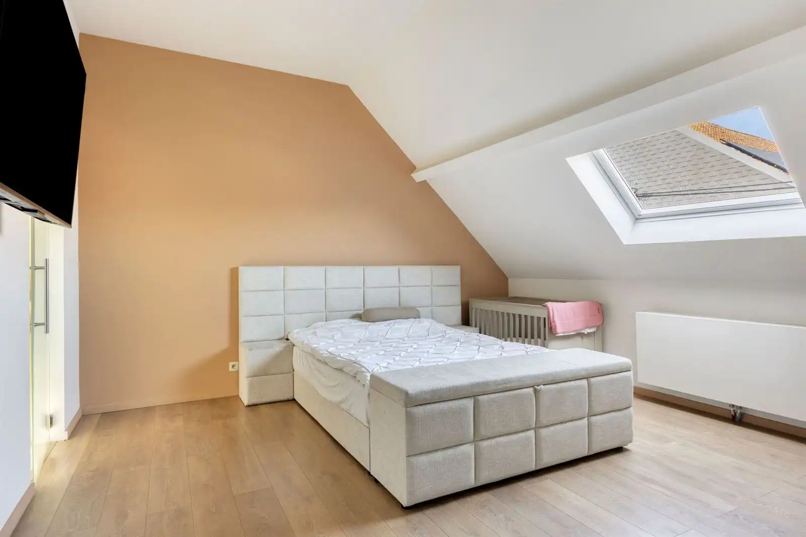 Zeer ruime woning met mogelijkheden privé/beroep foto 22