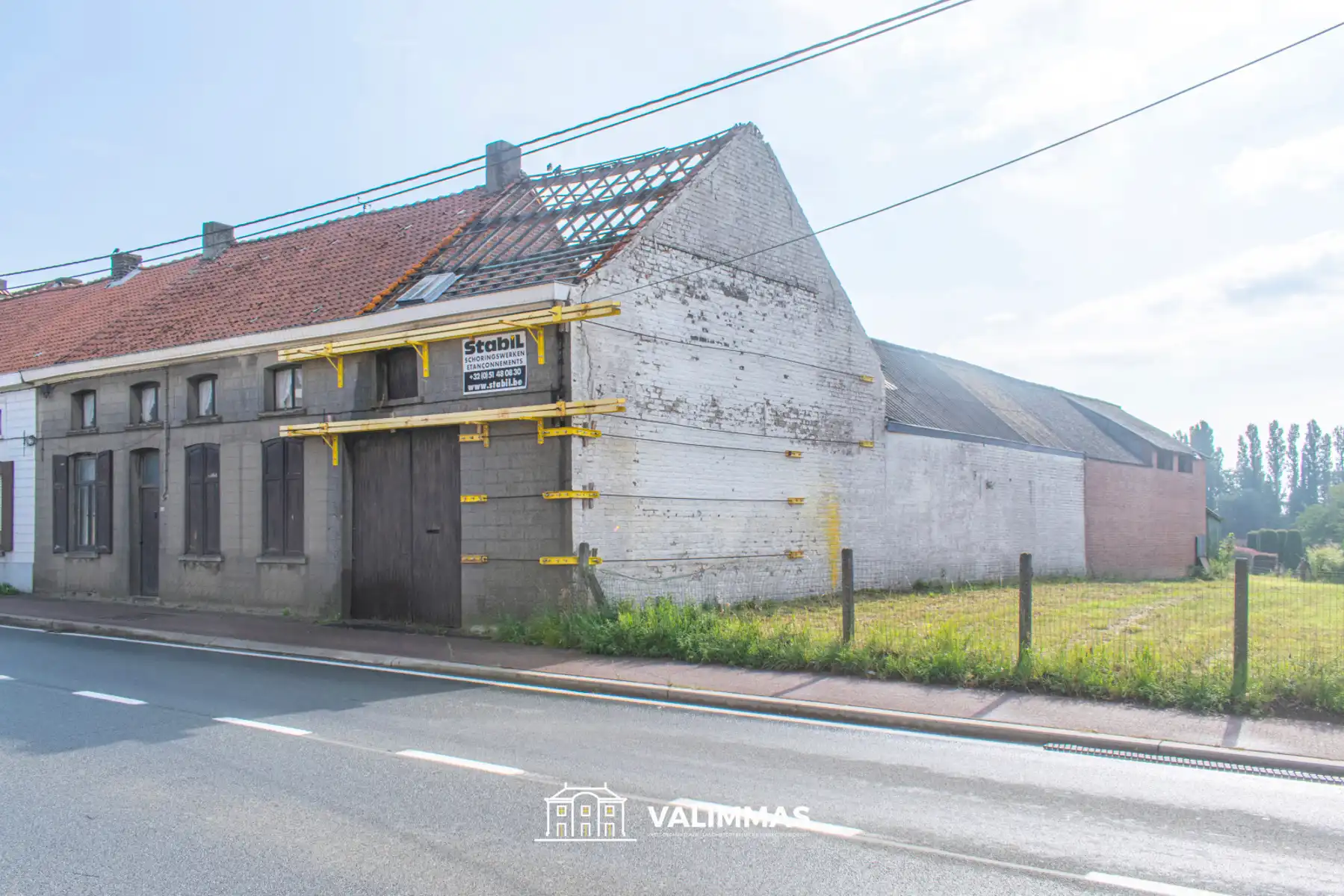 Projectgrond met vergunning voor 4 woningen... foto 3