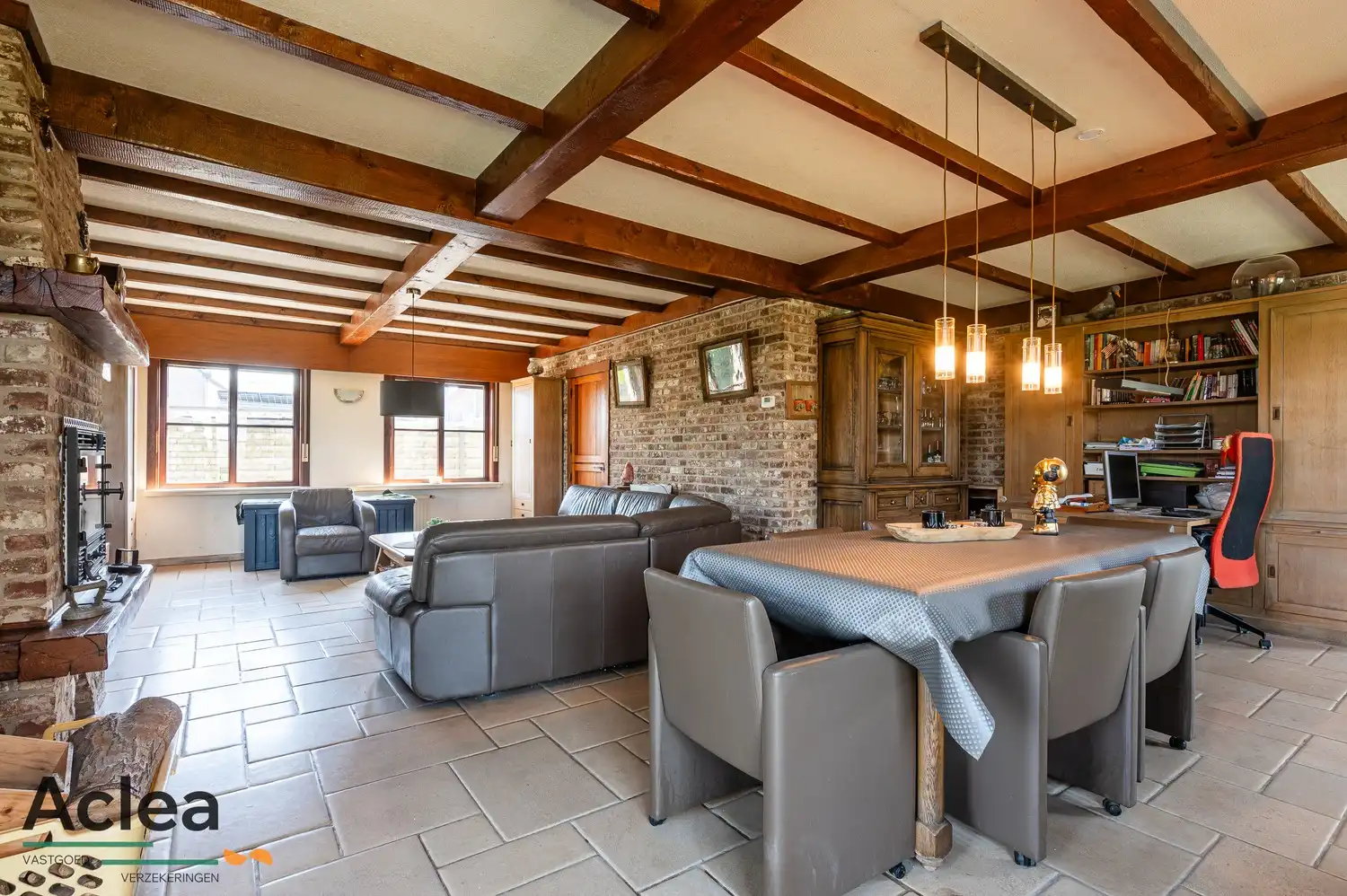 Rustig gelegen villa in landelijke stijl, omgeven door groen en natuur foto 9