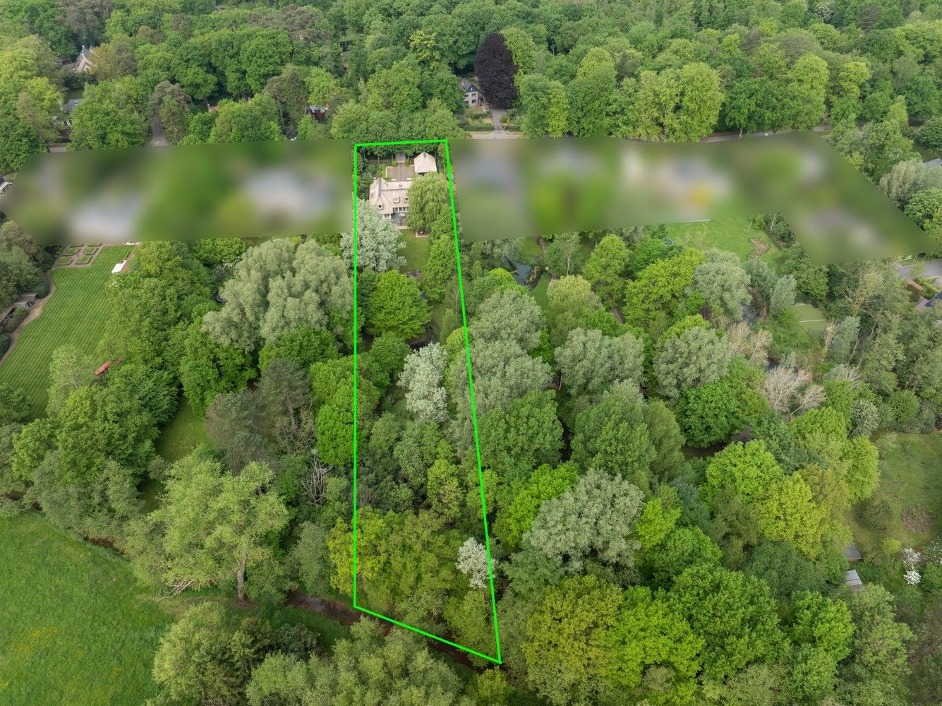 Architecturale rietgedekte villa op 5.717 m² grond foto 29