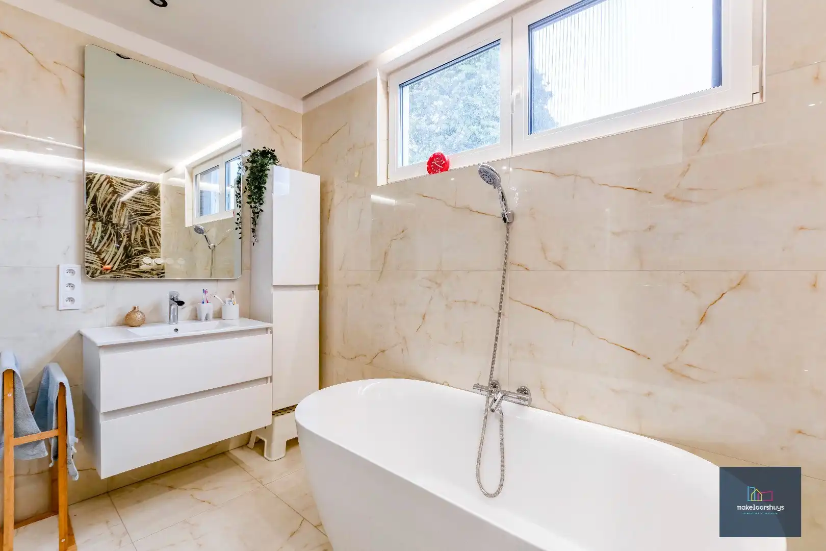 Energiezuinige instapklare woning met 3 slpk op een goede ligging foto 14