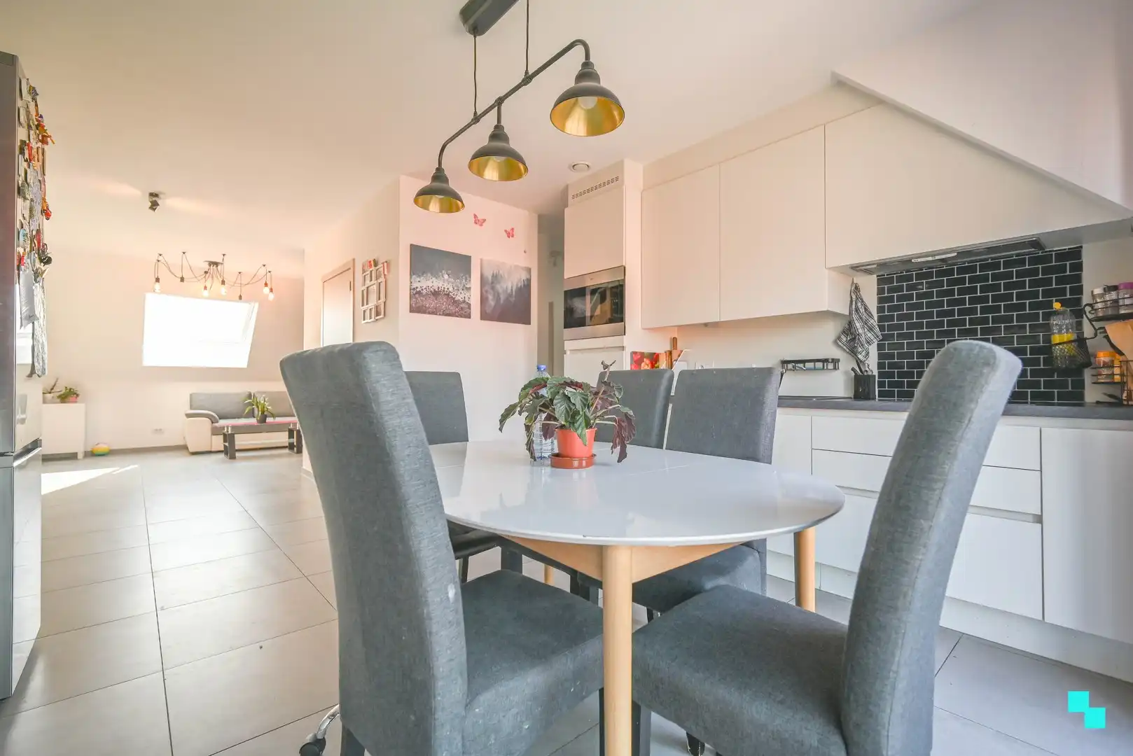 Instapklaar appartement met terras in hartje Langemark foto 4
