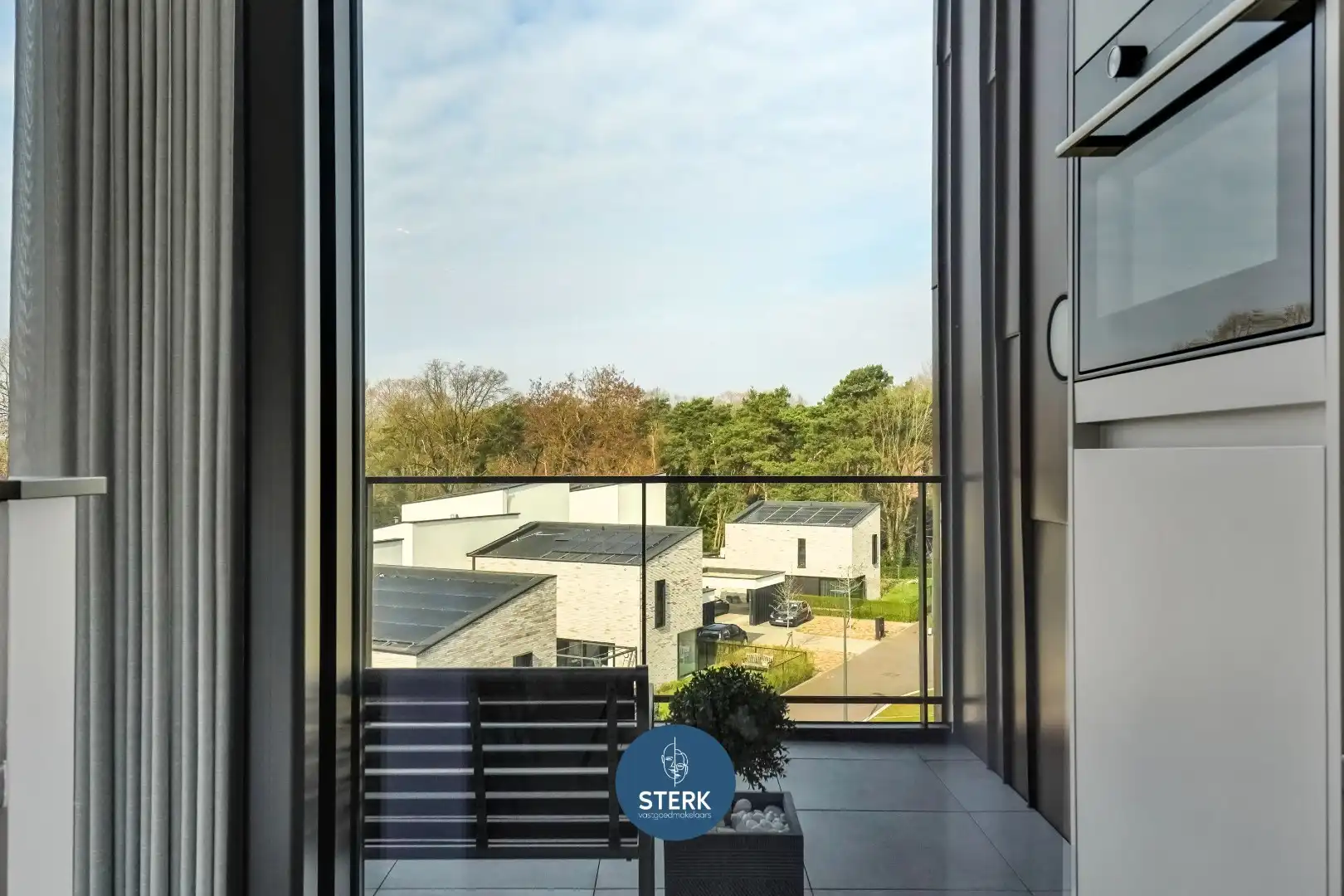 STIJLVOL PENTHOUSE MET 3 SLPKS EN 2 TERRASSEN IN EEN GROENE OMGEVING !  foto 12