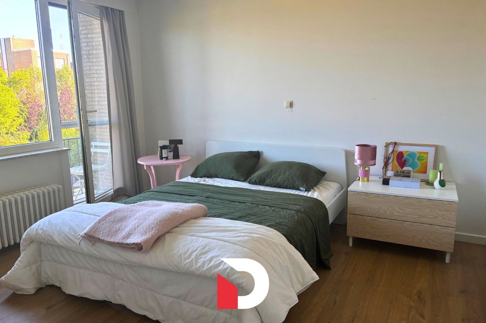 Rustig en lichtrijk appartement met drie slaapkamers en garagebox foto 9