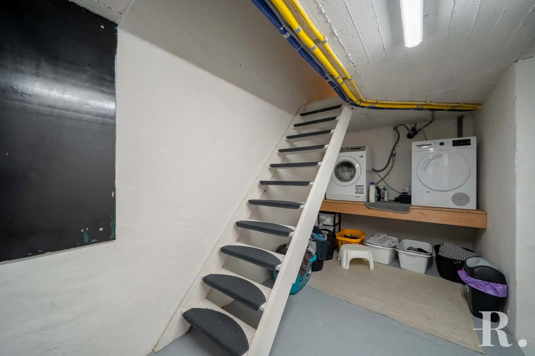 Instapklare woning met alle luxe en zwembad op goede locatie foto 20