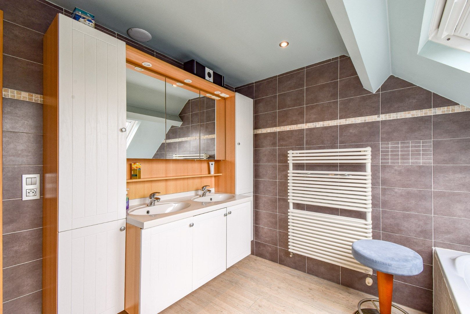 Instapklare woning met 5 slaapkamers en mogelijkheid achterliggende landbouwgrond foto 26
