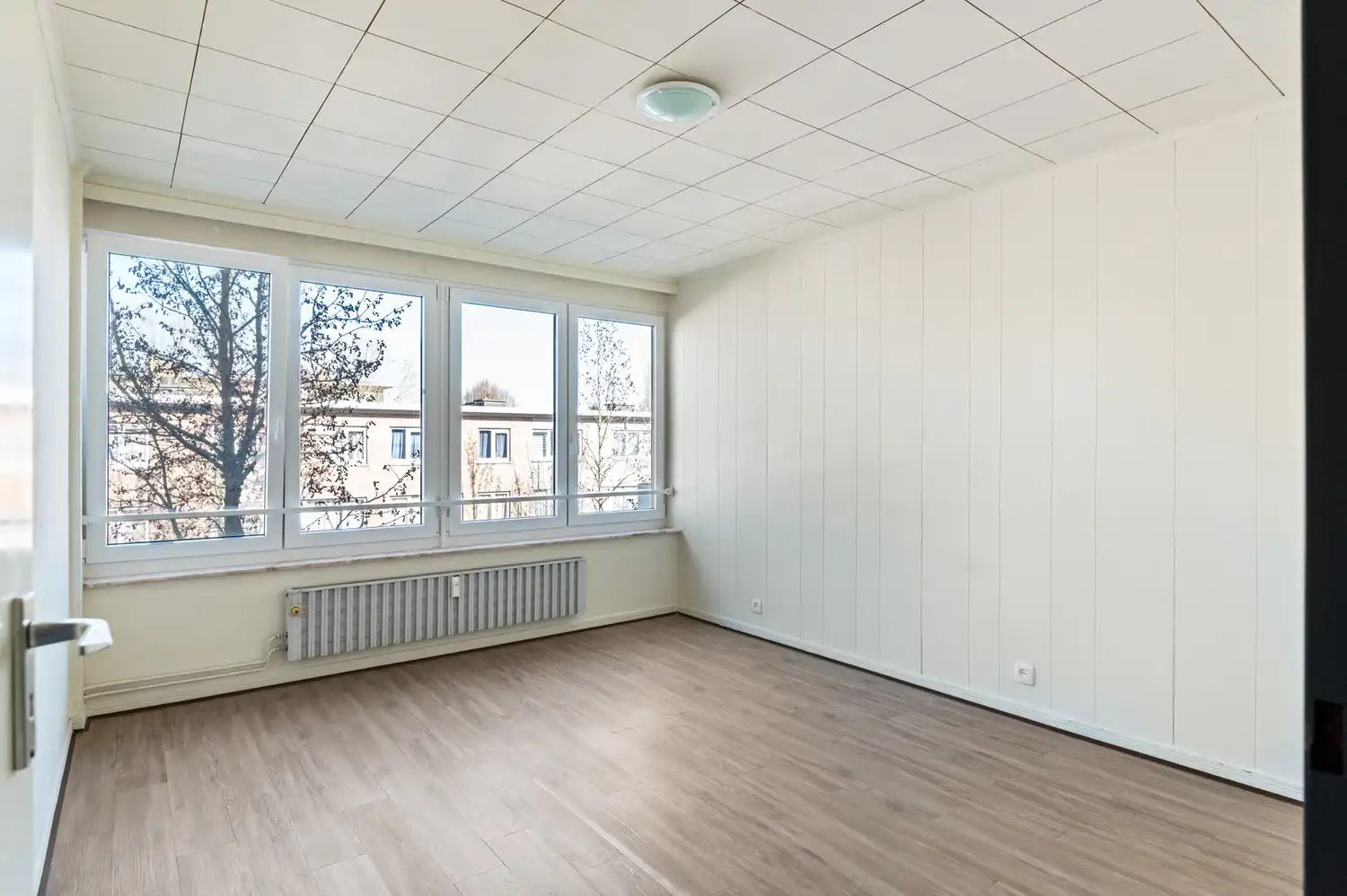 Lichtrijk appartement met 2 slaapkamers en ondergrondse parkeerplaats foto 3