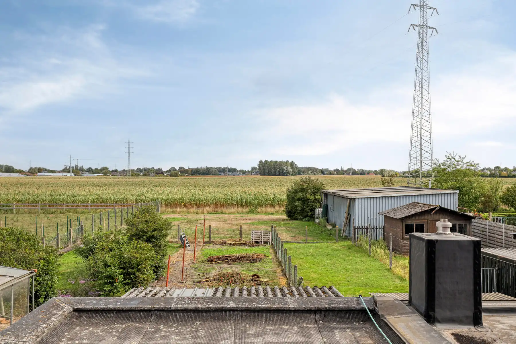 Ruime halfopen te renoveren bebouwing foto 21