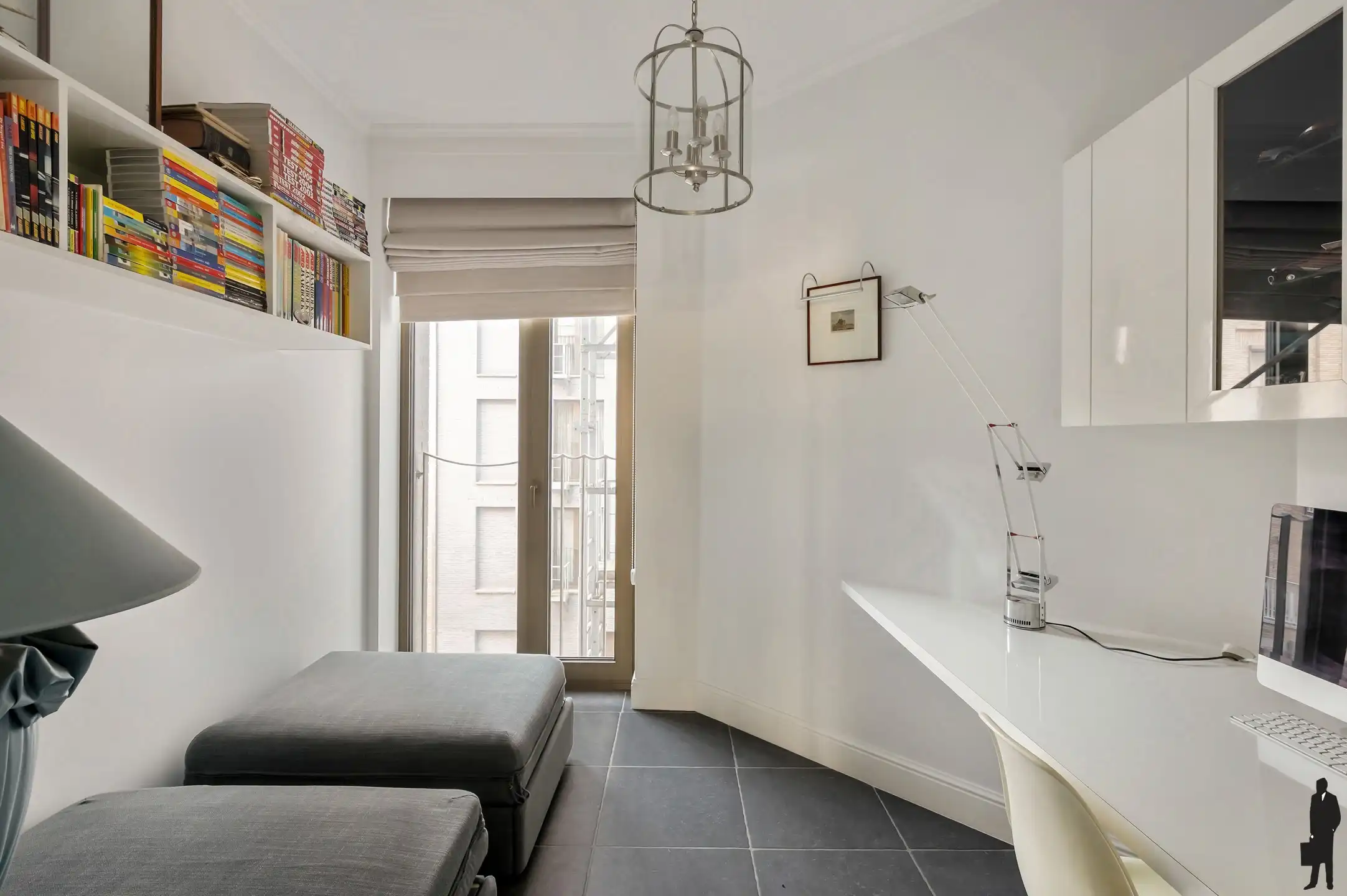 Lichtrijk BEN-appartement met open waterzicht in London Residence foto 12