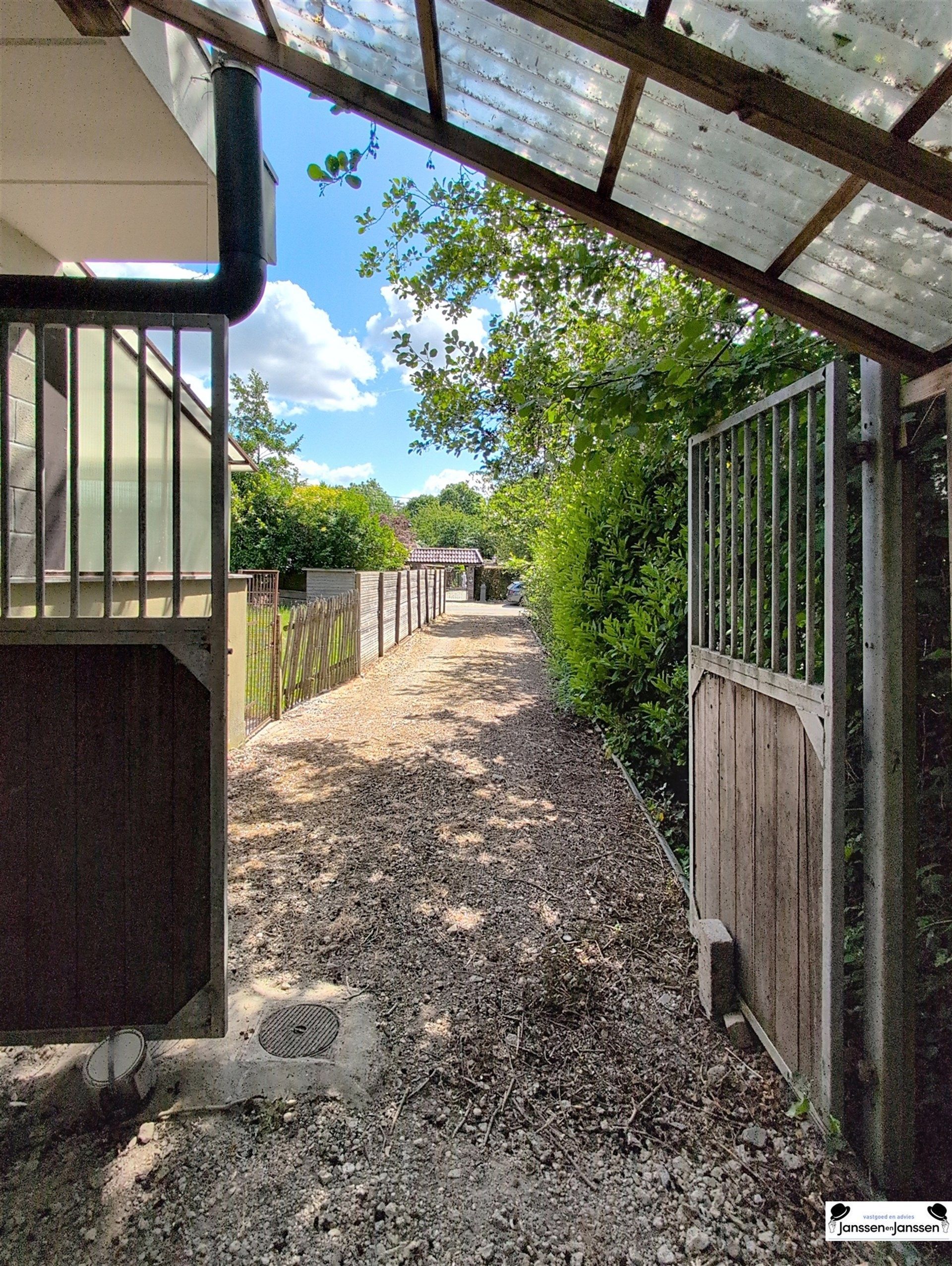 Rustgevende Bungalow - Zon, Rust en Jouw Eigen Plekje foto 2