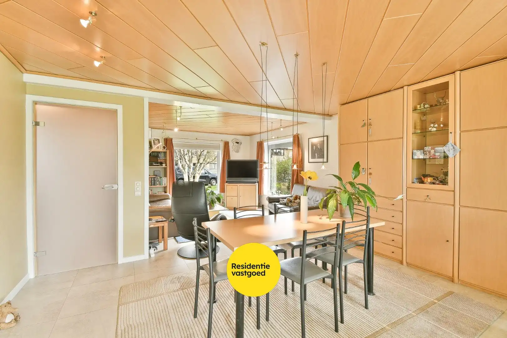 Instapklare woning met 4 slaapkamers, garage en carport foto 11