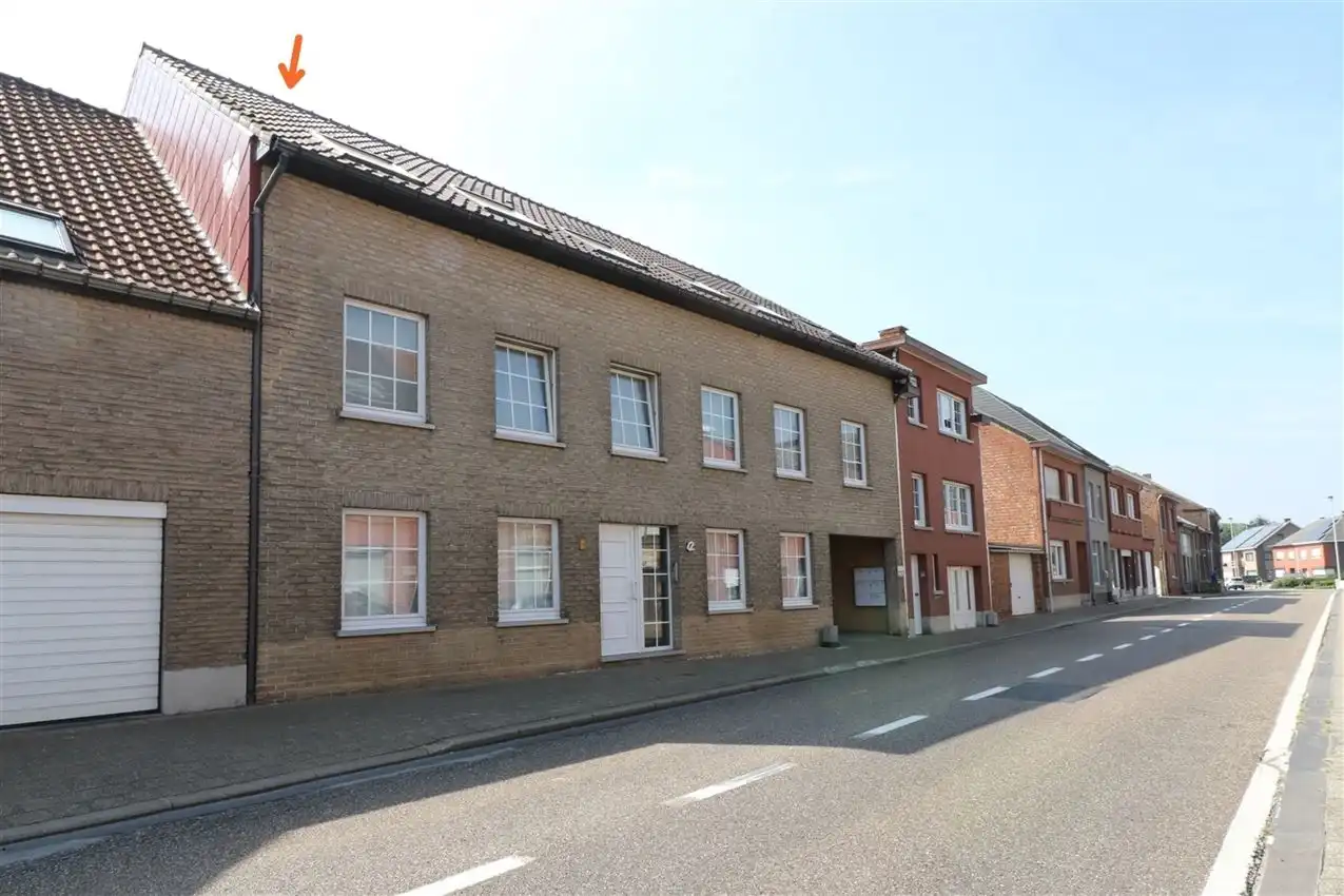 Gezellig dakappartement, grote leefruimte, 1 slpk. en garage  foto {{pictureIndex}}