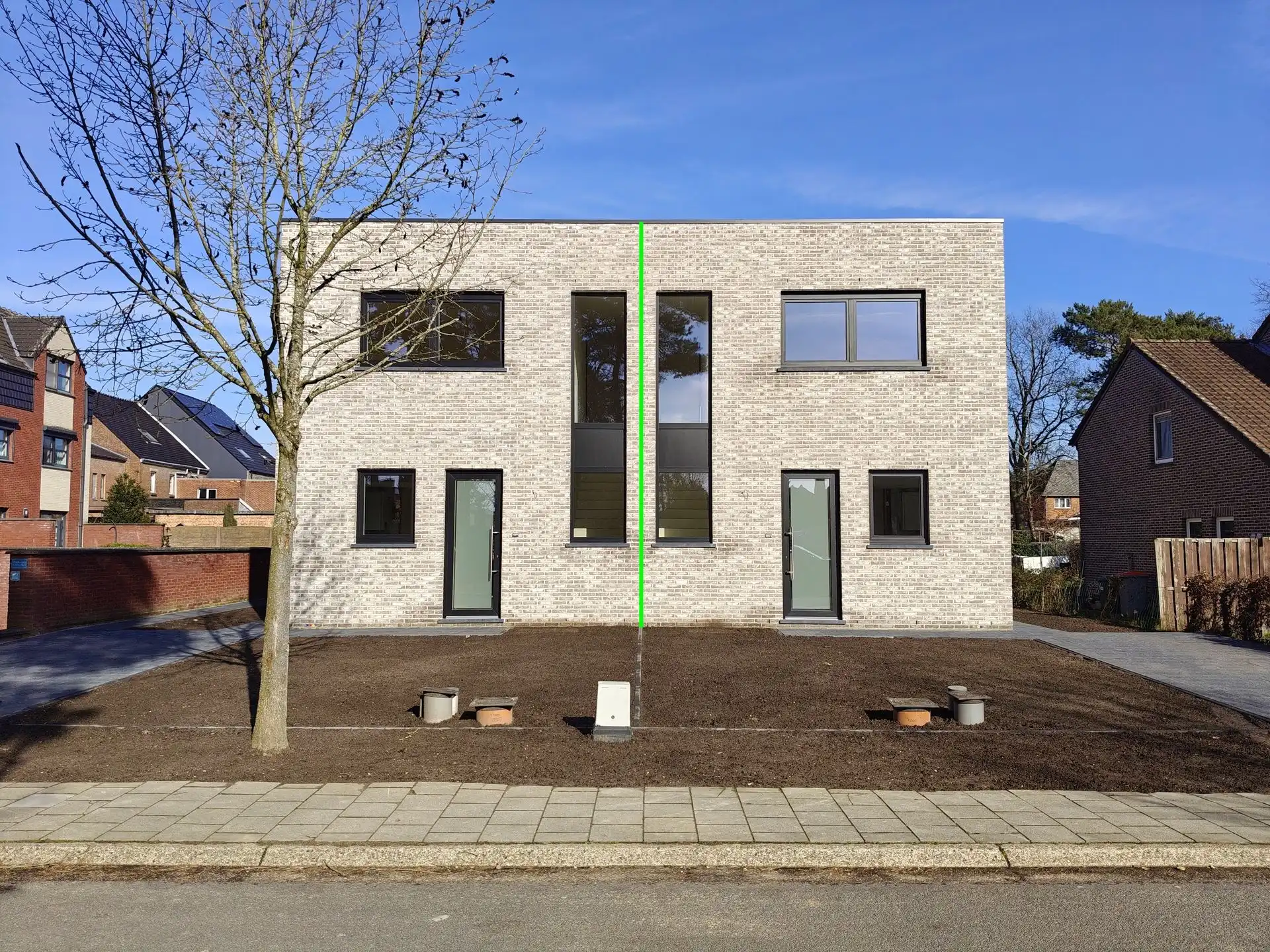 Nieuwbouwwoning met 3 slaapkamers en tuin foto {{pictureIndex}}