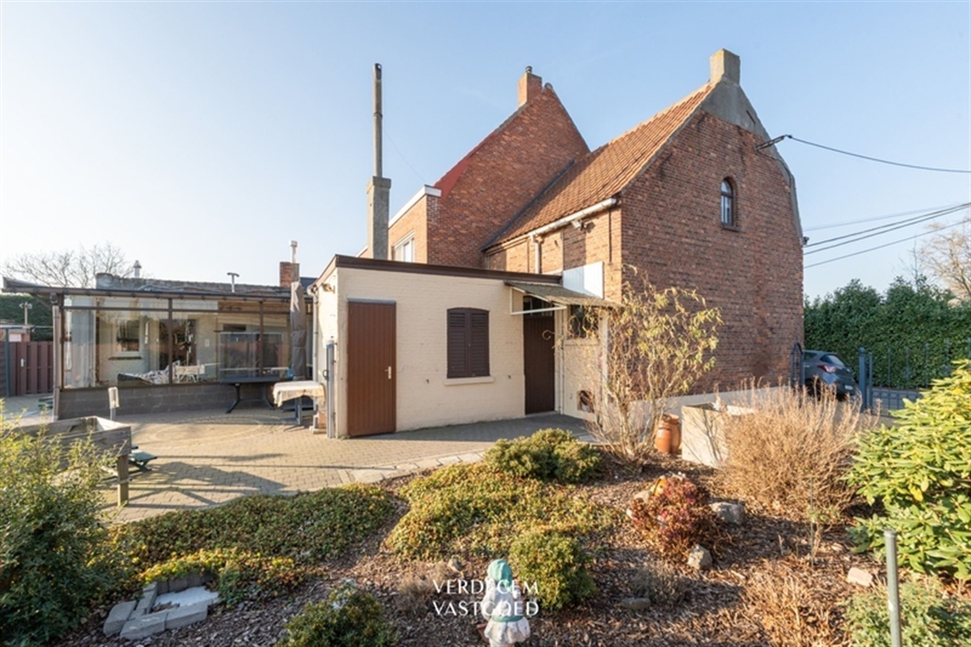 Twee woningen: instapklaar en nieuwbouw- of renovatiepotentieel foto 17