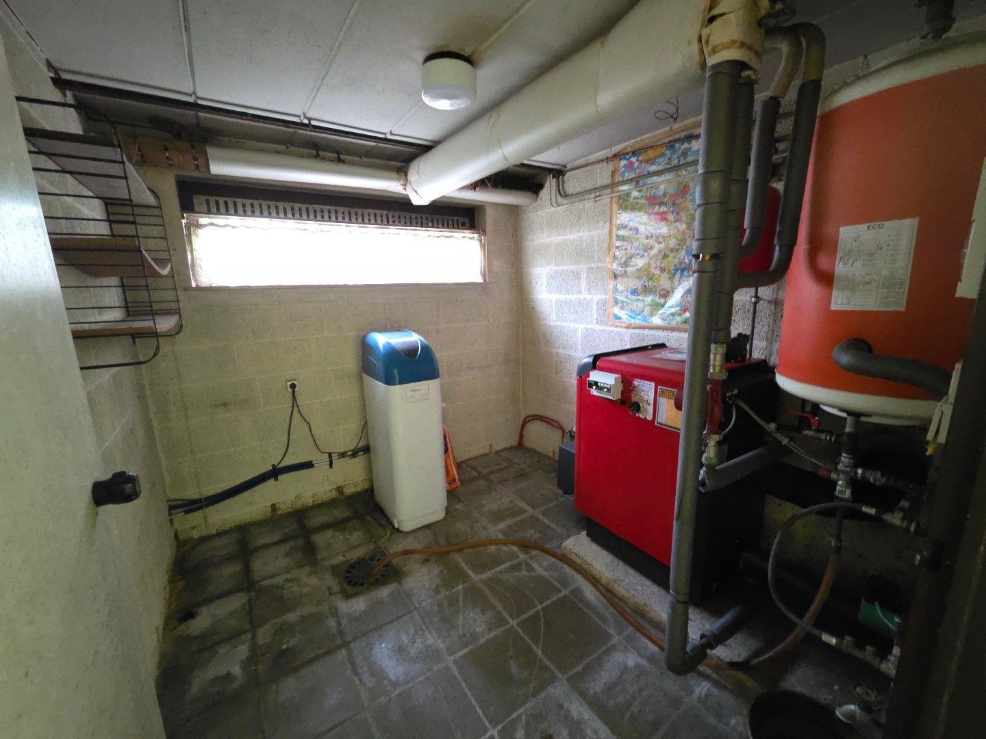 Ruime te renoveren woning met aanpalende gronden voor een totale oppervlakte van 12860 m²! foto 23